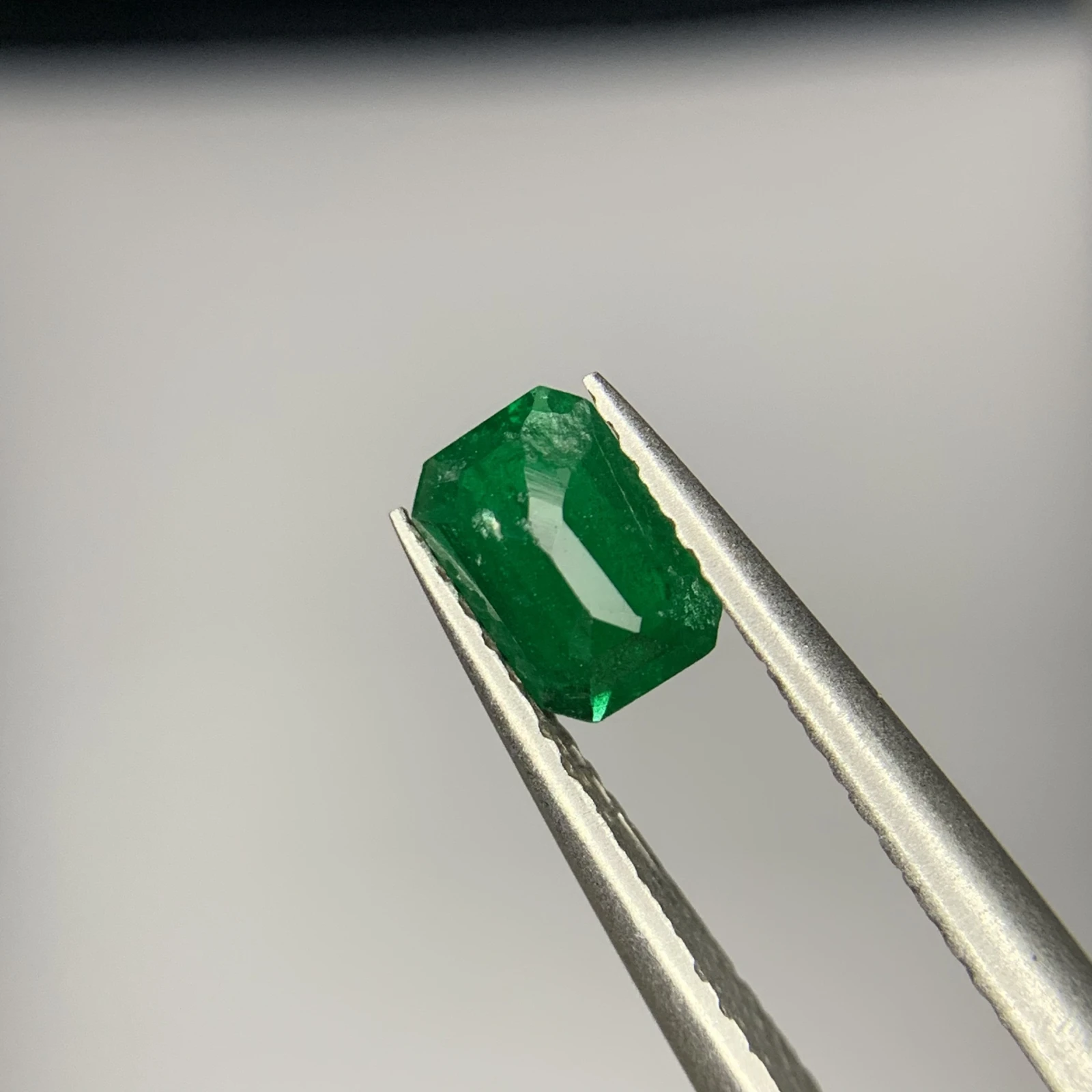 0.55 ct Natural Emerald loose gemstone octagon shape — view 4