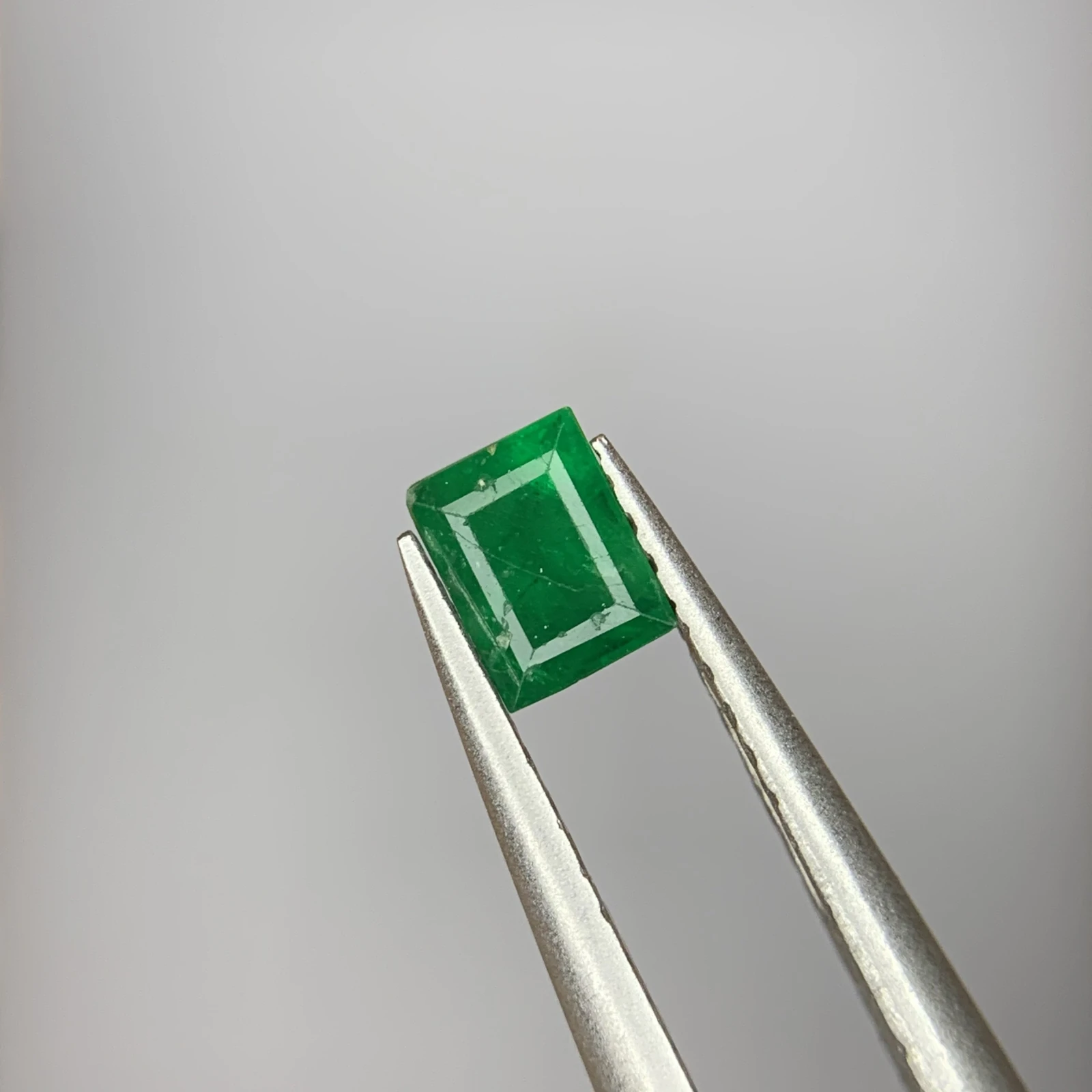 0.30 ct Natural Emerald loose gemstone rectangular cut — view 1