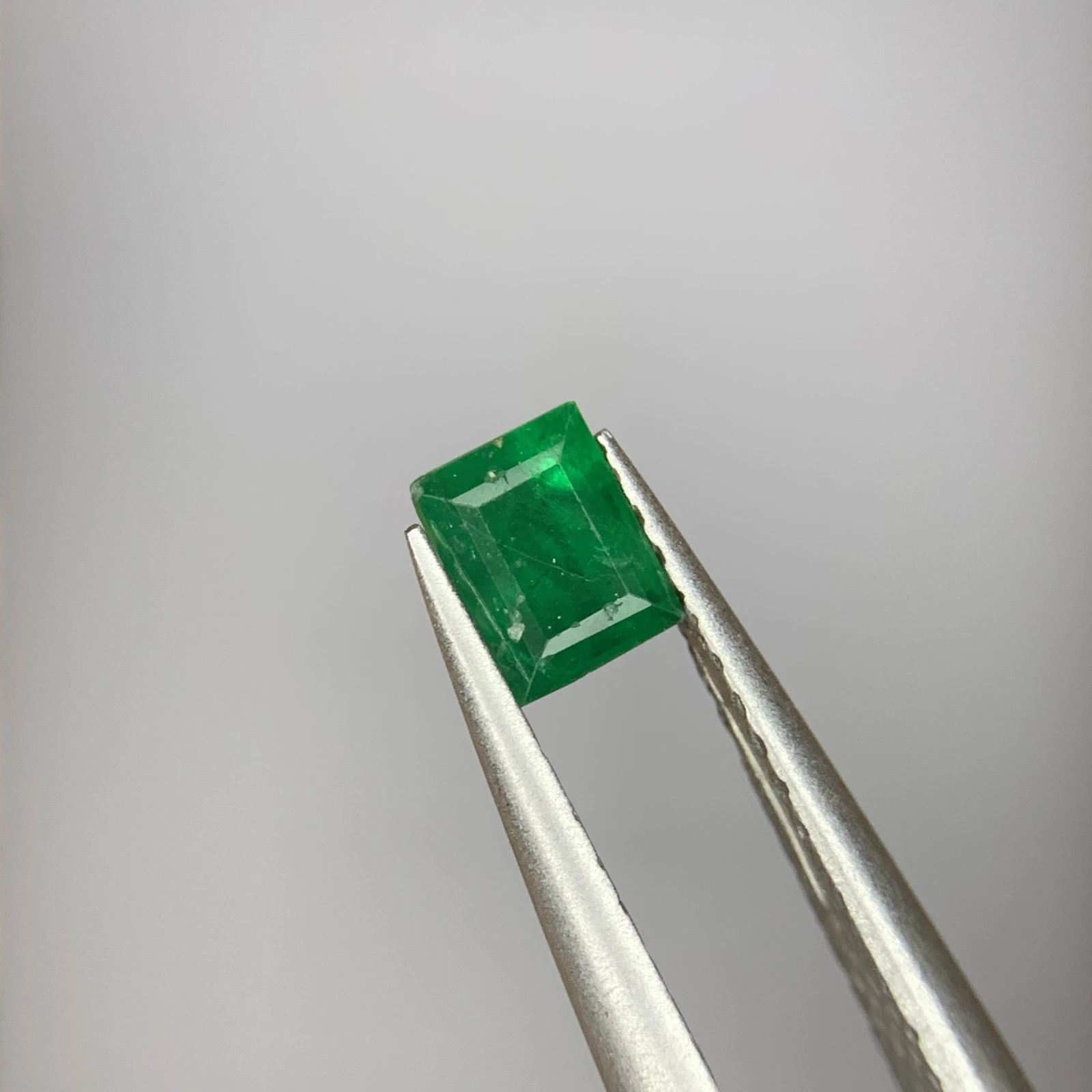 0.30 ct Natural Emerald loose gemstone rectangular cut — view 2