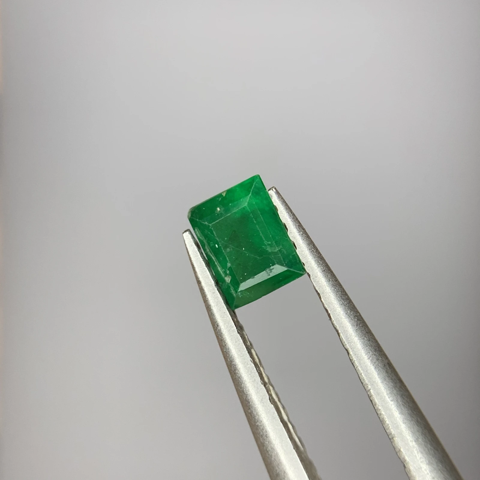 0.30 ct Natural Emerald loose gemstone rectangular cut — view 3