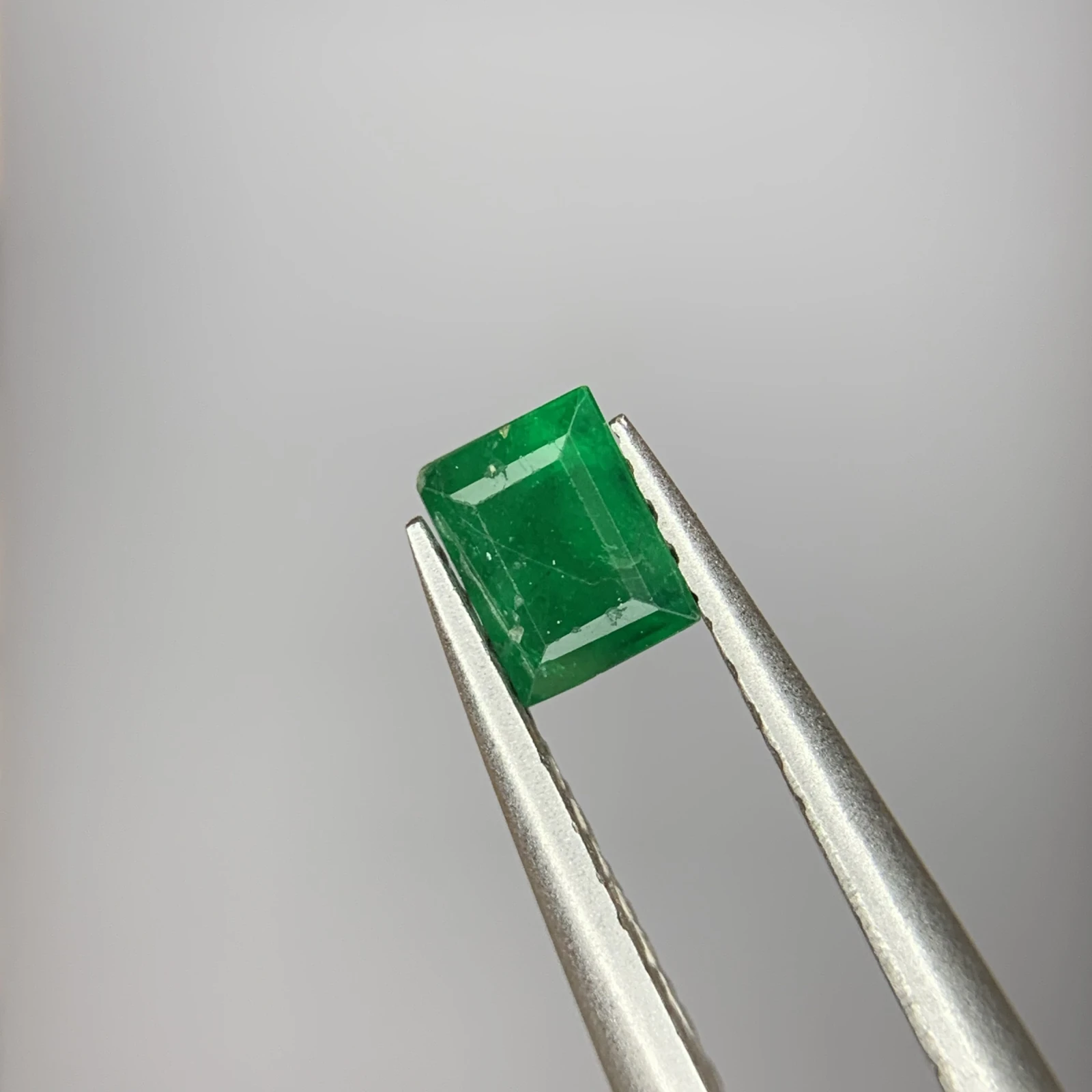 0.30 ct Natural Emerald loose gemstone rectangular cut — view 5