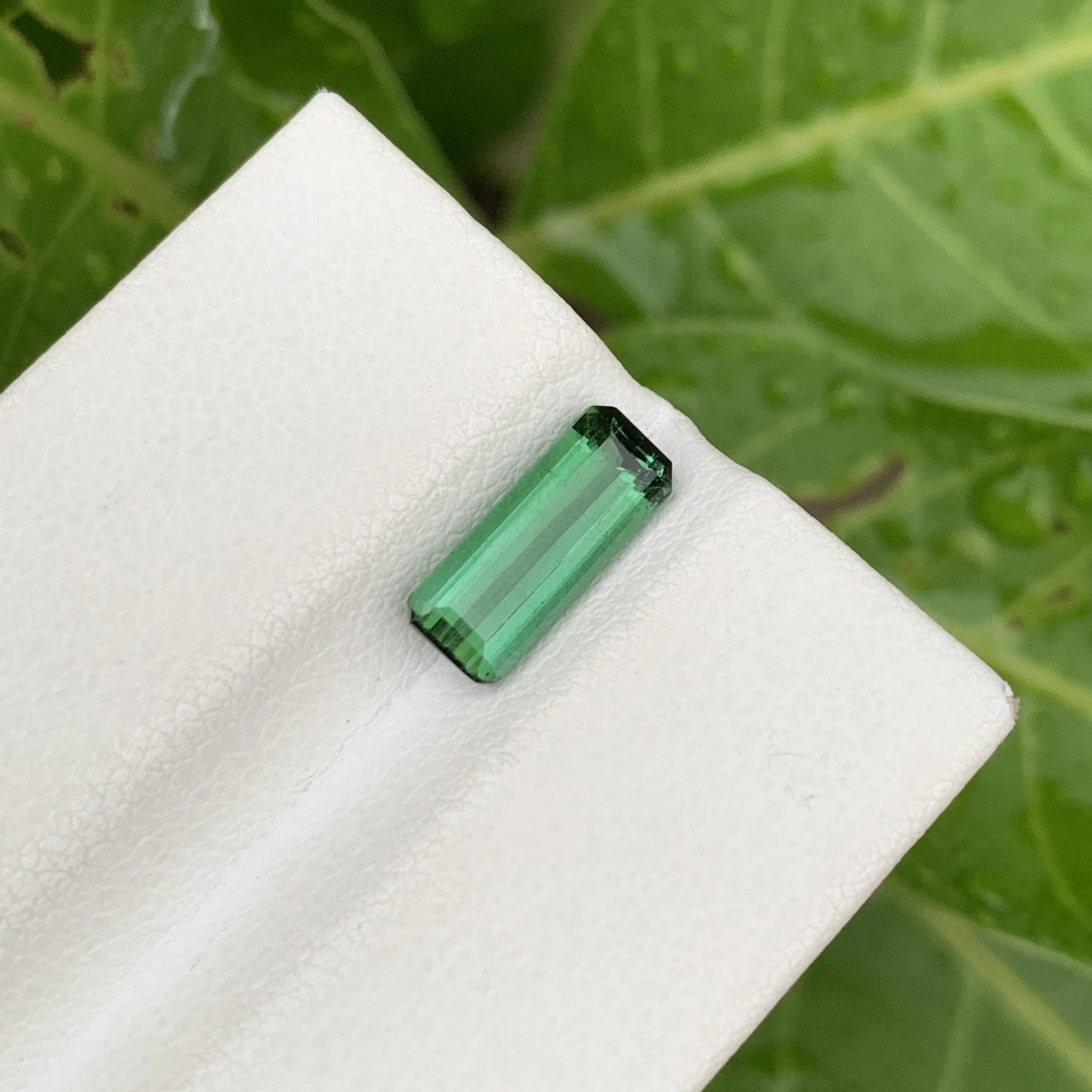1.65 ct Natural Tourmaline Loose gemstone octagon cut green — view 1