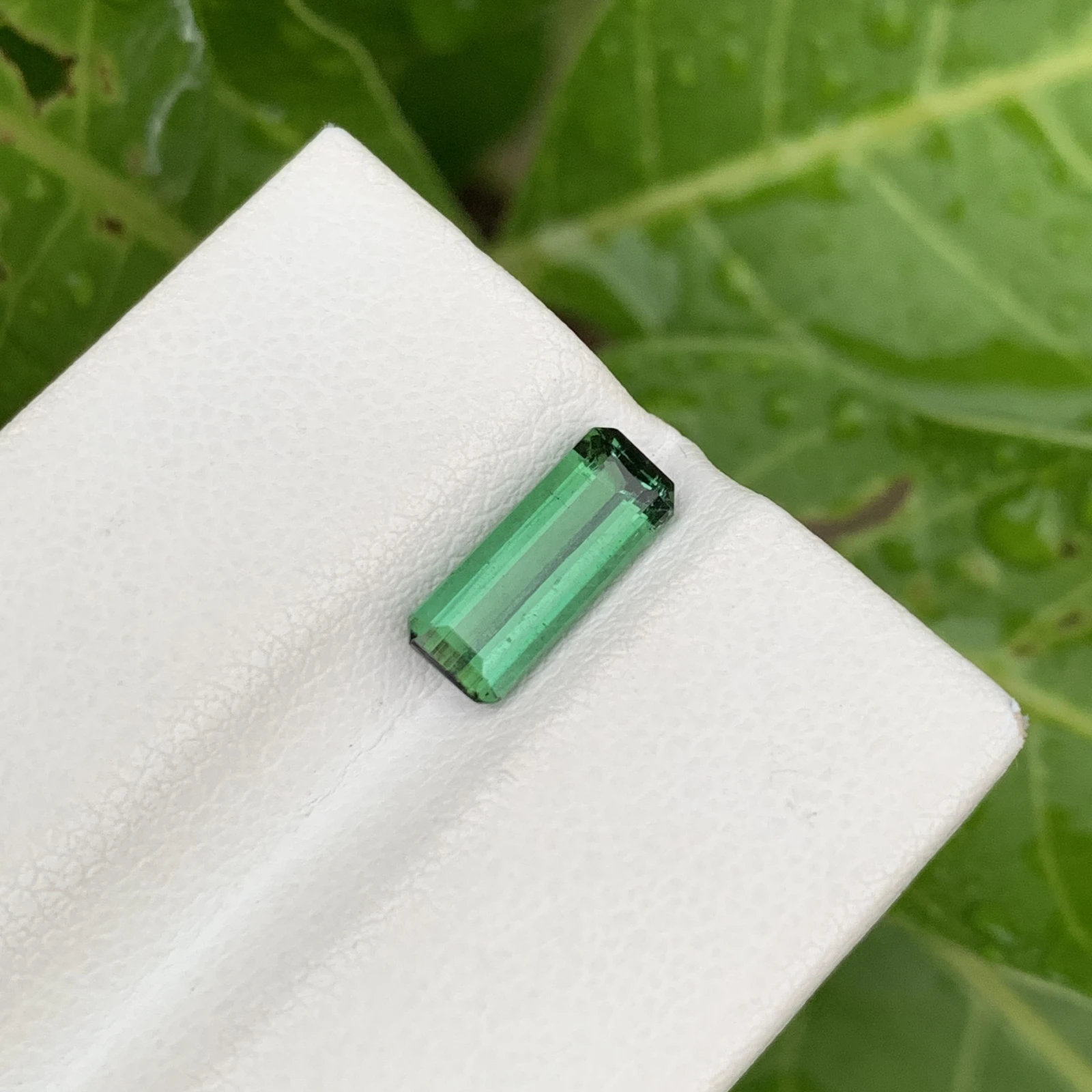 1.65 ct Natural Tourmaline Loose gemstone octagon cut green — view 2