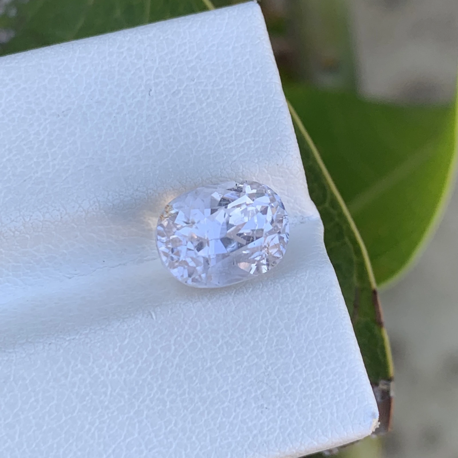 3.95ct. Natural Kunzite Pastel Pink Loose Gemstone Oval Cut — view 2