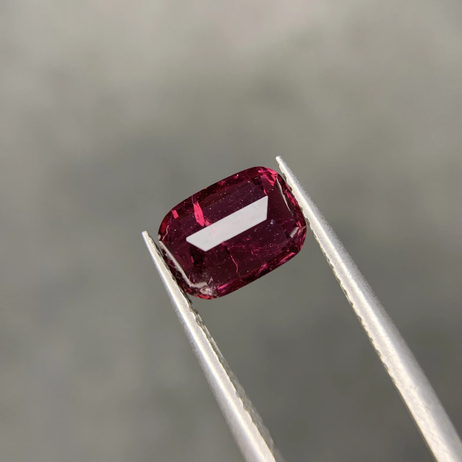 2.50ct Natural Rhodolite Garnet loose gemstone cushion Red — view 3
