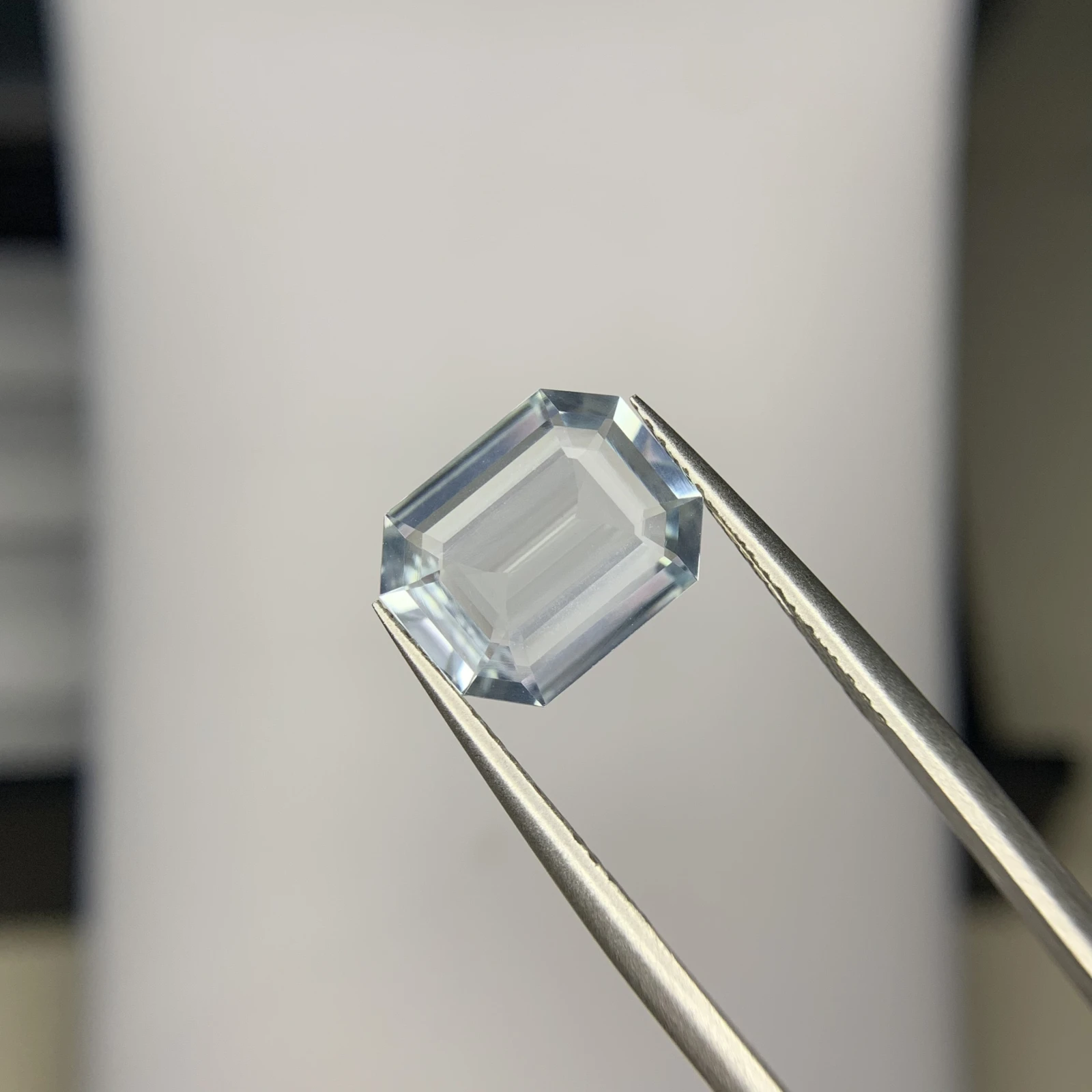 2.95ct Natural Aquamarine loose gemstone octagon fancy cut — view 2