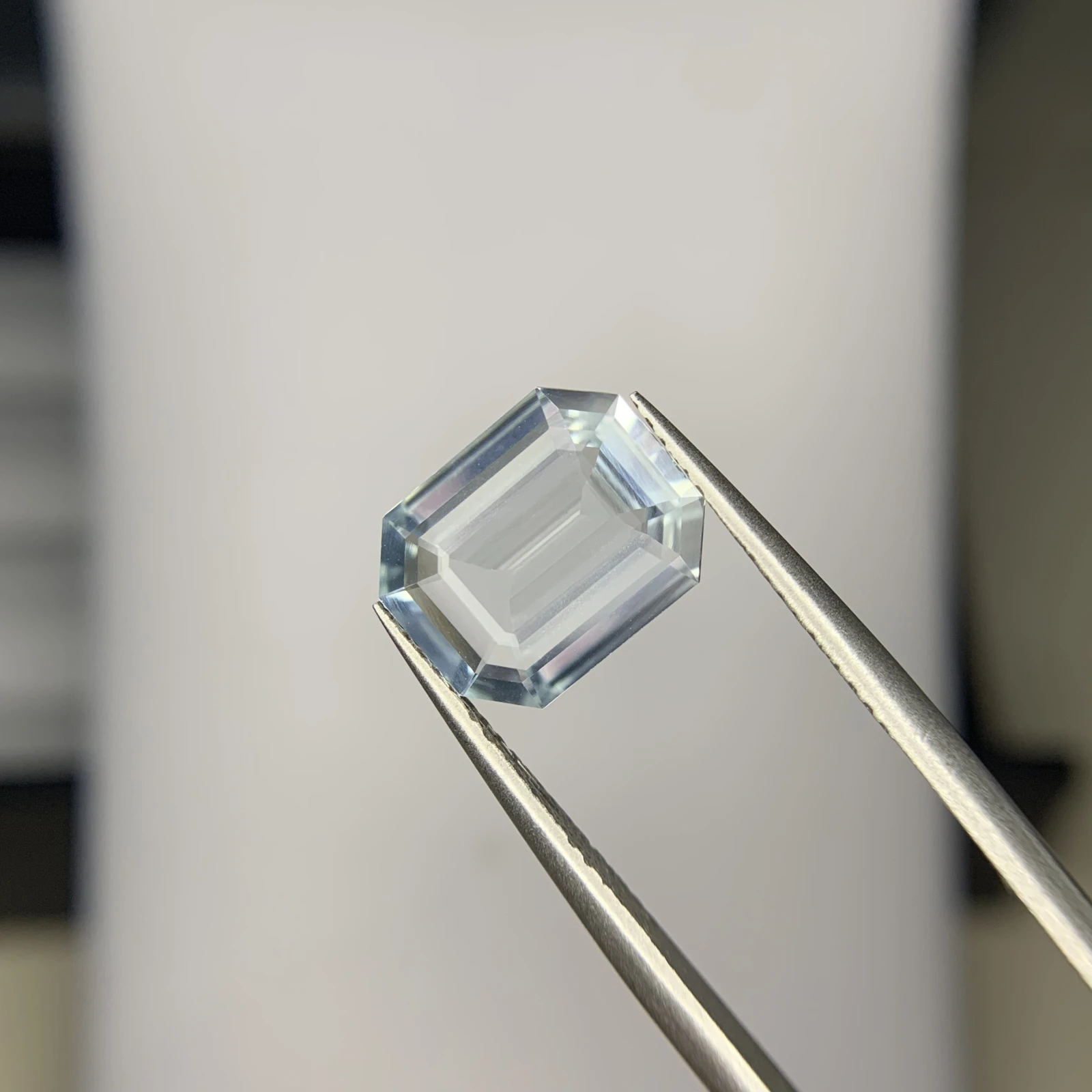 2.95ct Natural Aquamarine loose gemstone octagon fancy cut — view 3