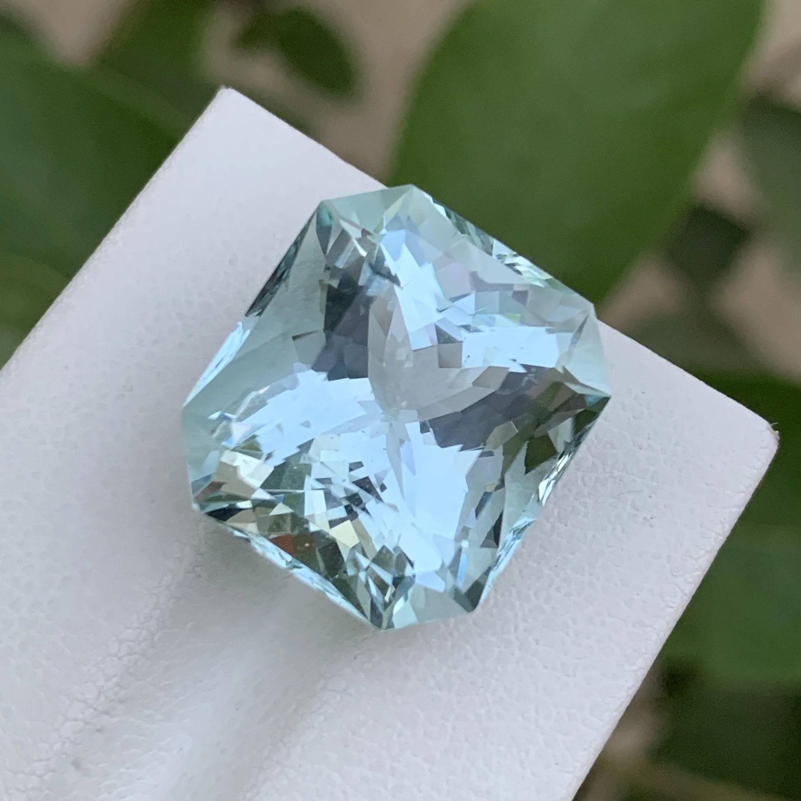 20.10ct Natural Aquamarine loose gemstone octagon shape — view 4