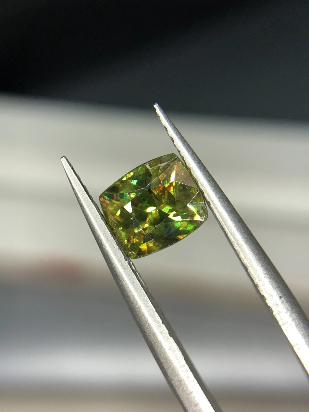 1.50ct Natural Chrome Sphene Titantie loose gemstone Cushion shape — view 4