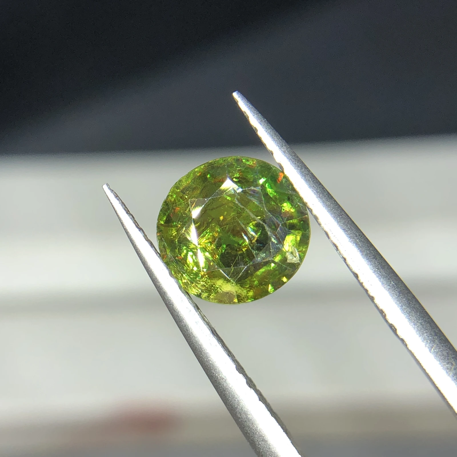 1.70 ct Natural Sphene titanite loose gemstone round shape — view 1