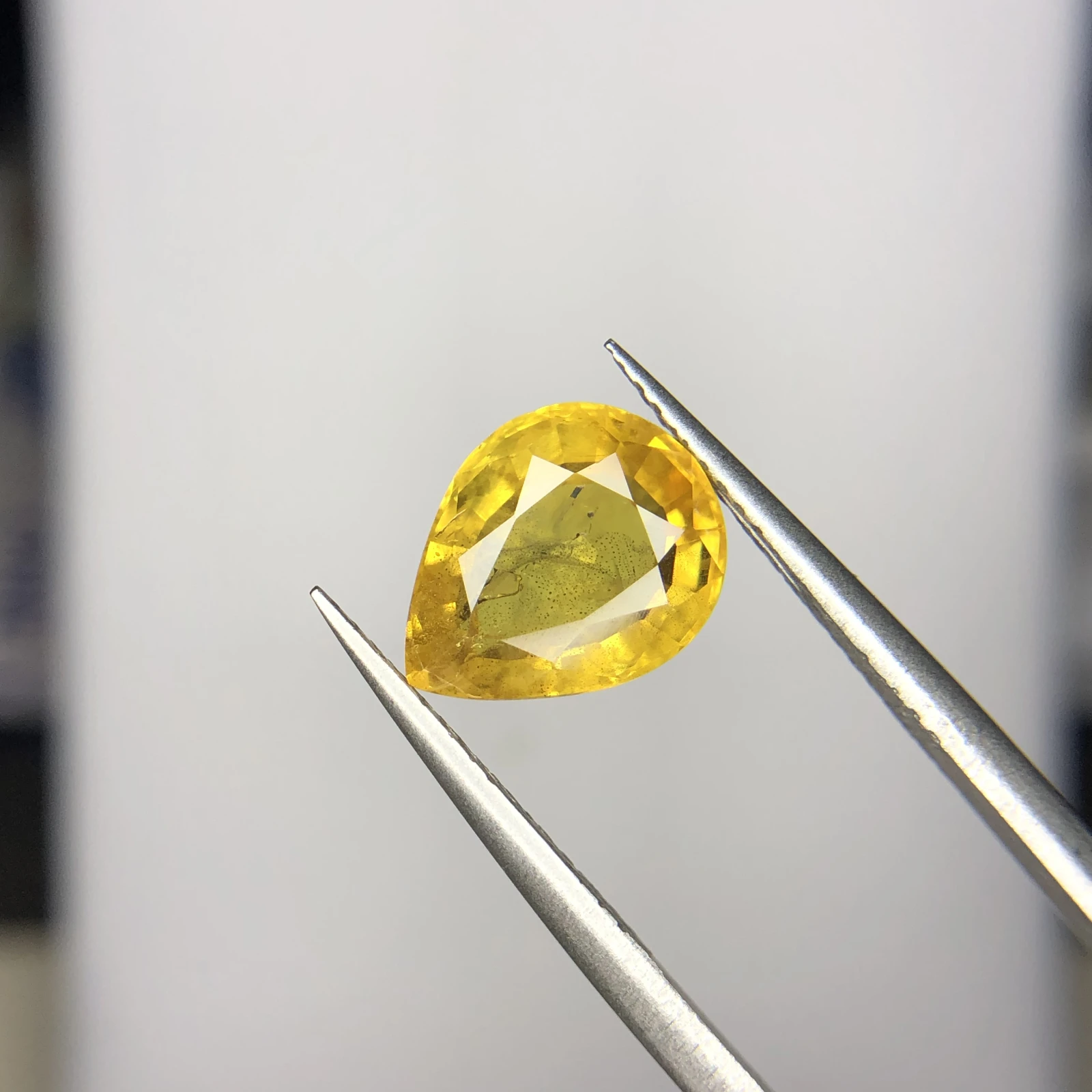 3.99ct Natural Sapphire Loose Gemstone Yellow Pear Shape GGI certified — view 2