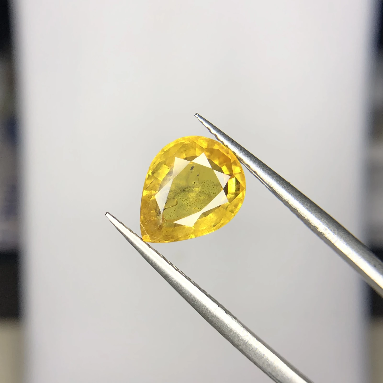 3.99ct Natural Sapphire Loose Gemstone Yellow Pear Shape GGI certified — view 5