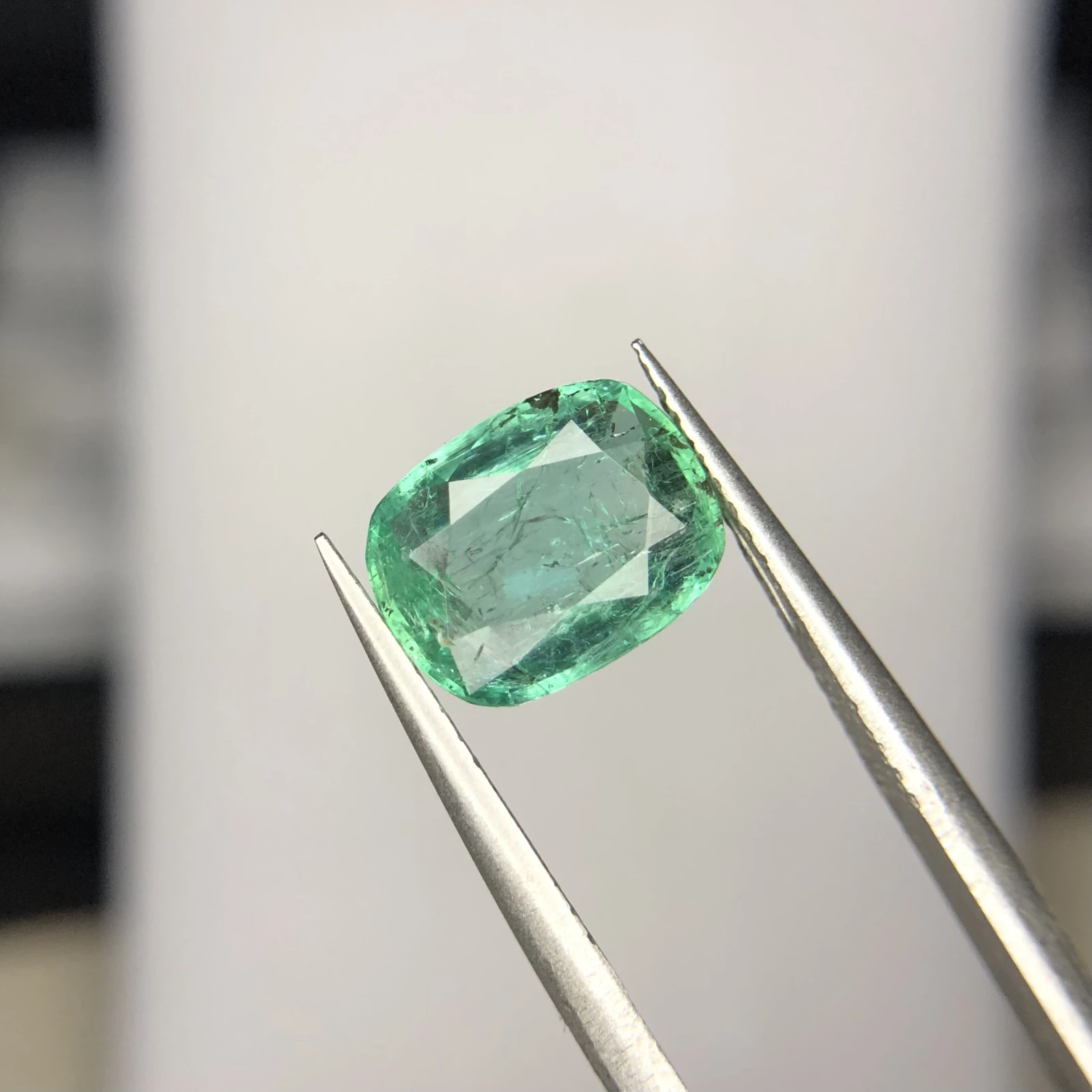 2.52ct Natural Emerald loose gemstone cushion shape from Panjshir — view 2