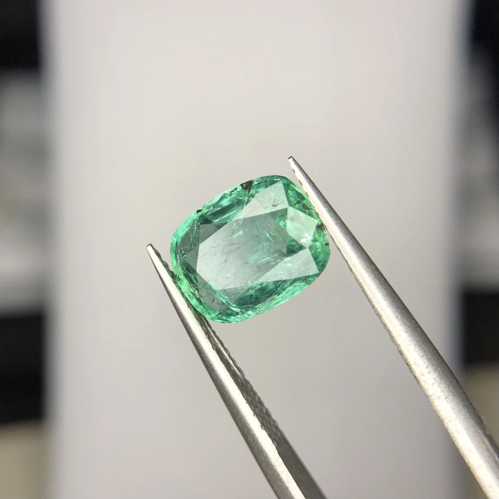 2.52ct Natural Emerald loose gemstone cushion shape from Panjshir — view 7