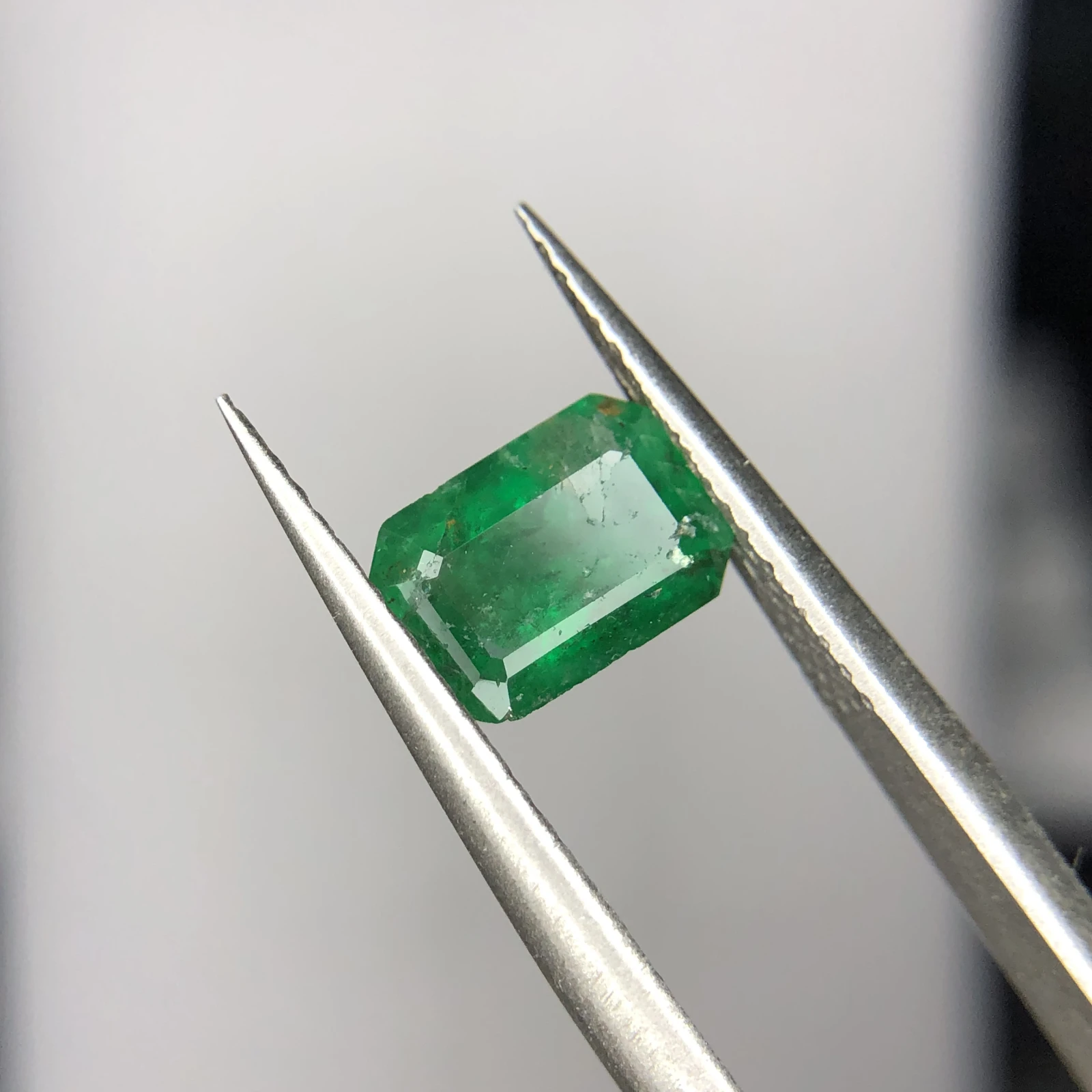 1.15 ct. Natural Emerald loose gemstone octagon shape — view 3
