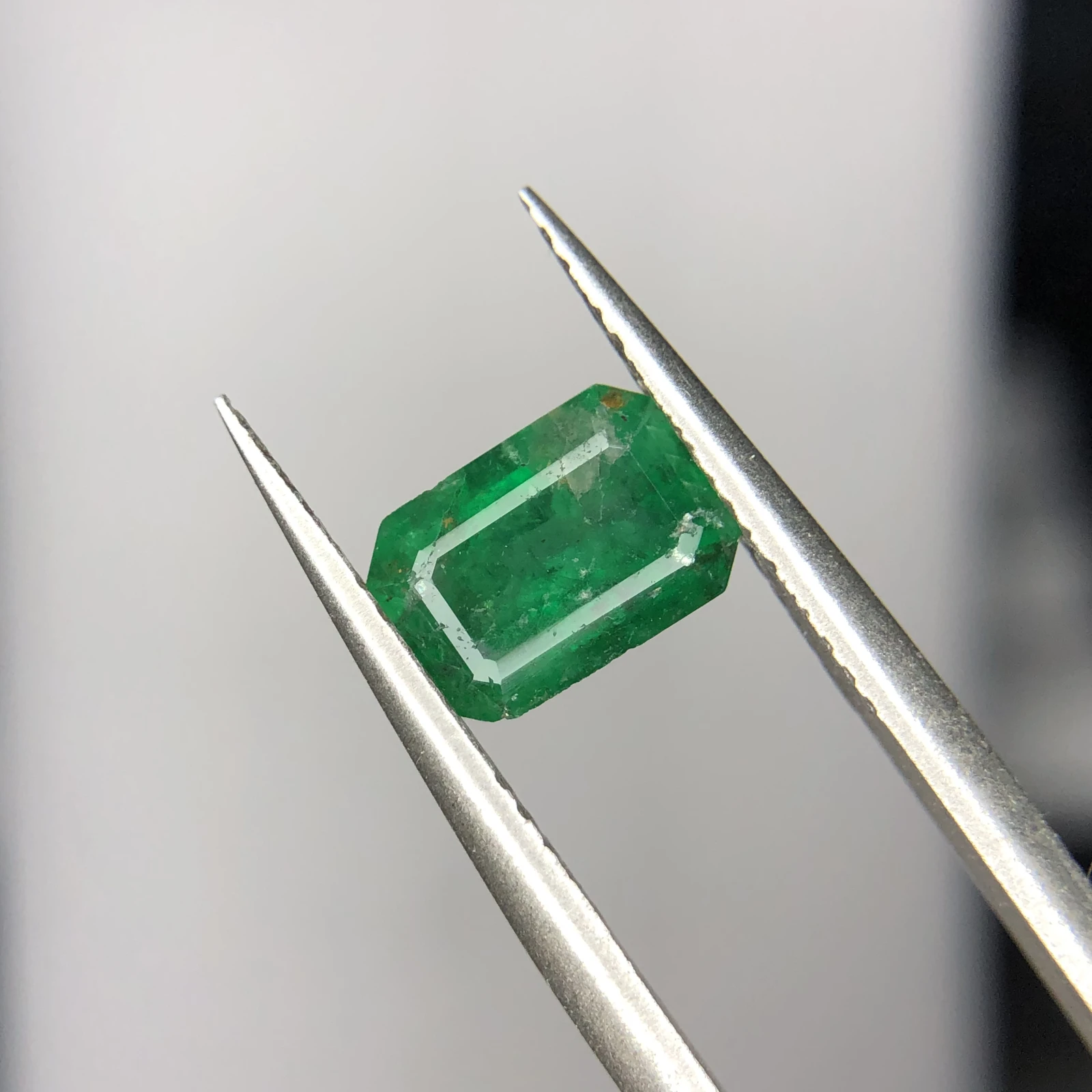 1.15 ct. Natural Emerald loose gemstone octagon shape — view 4