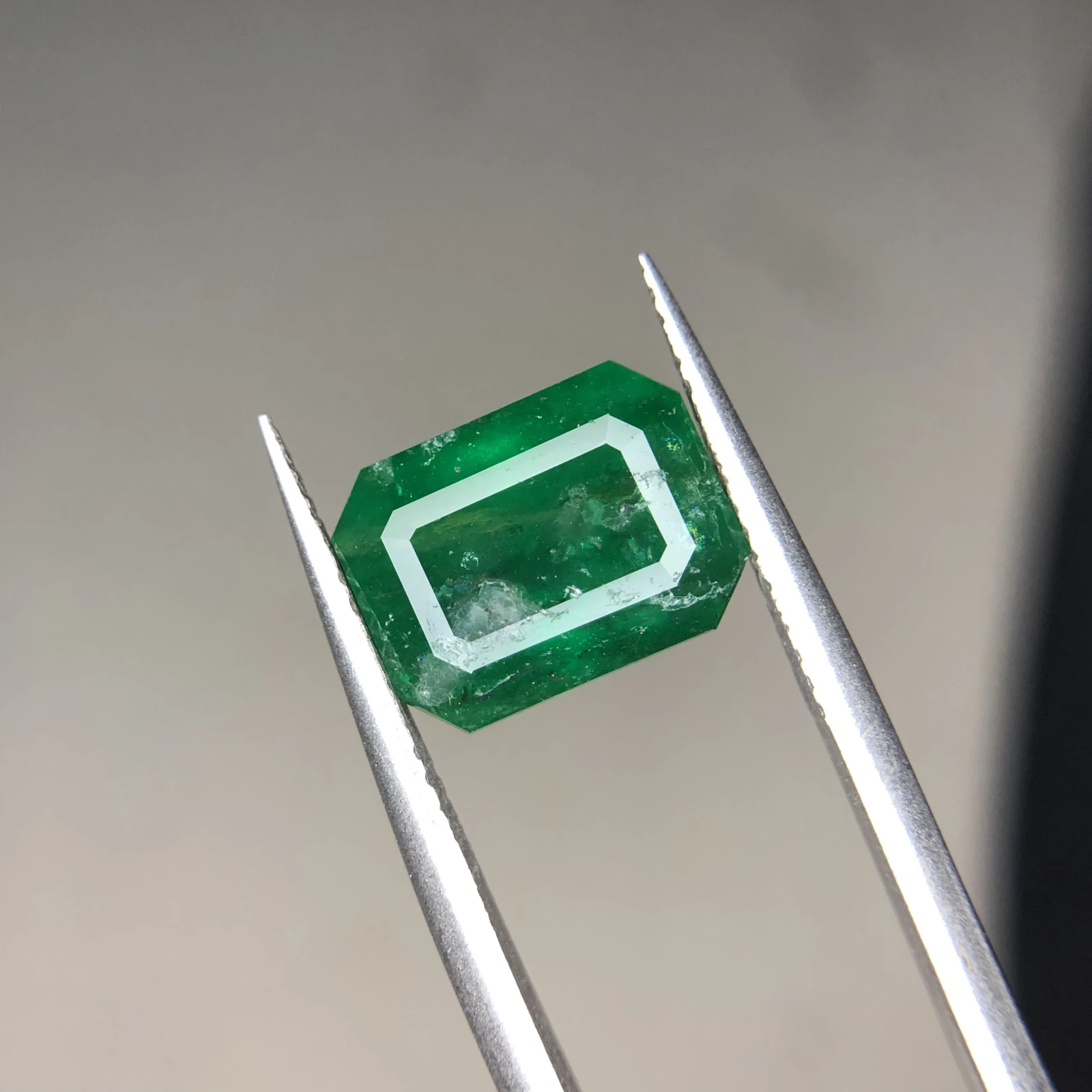 4.55ct Natural Emerald loose gemstone octagon shape — view 1