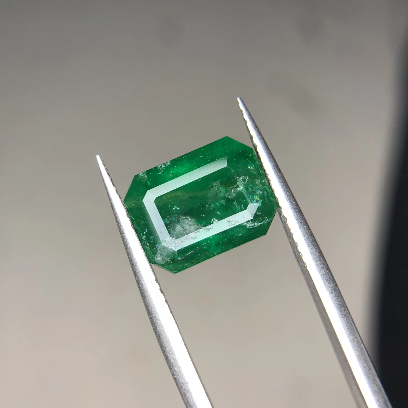 4.55ct Natural Emerald loose gemstone octagon shape — view 2