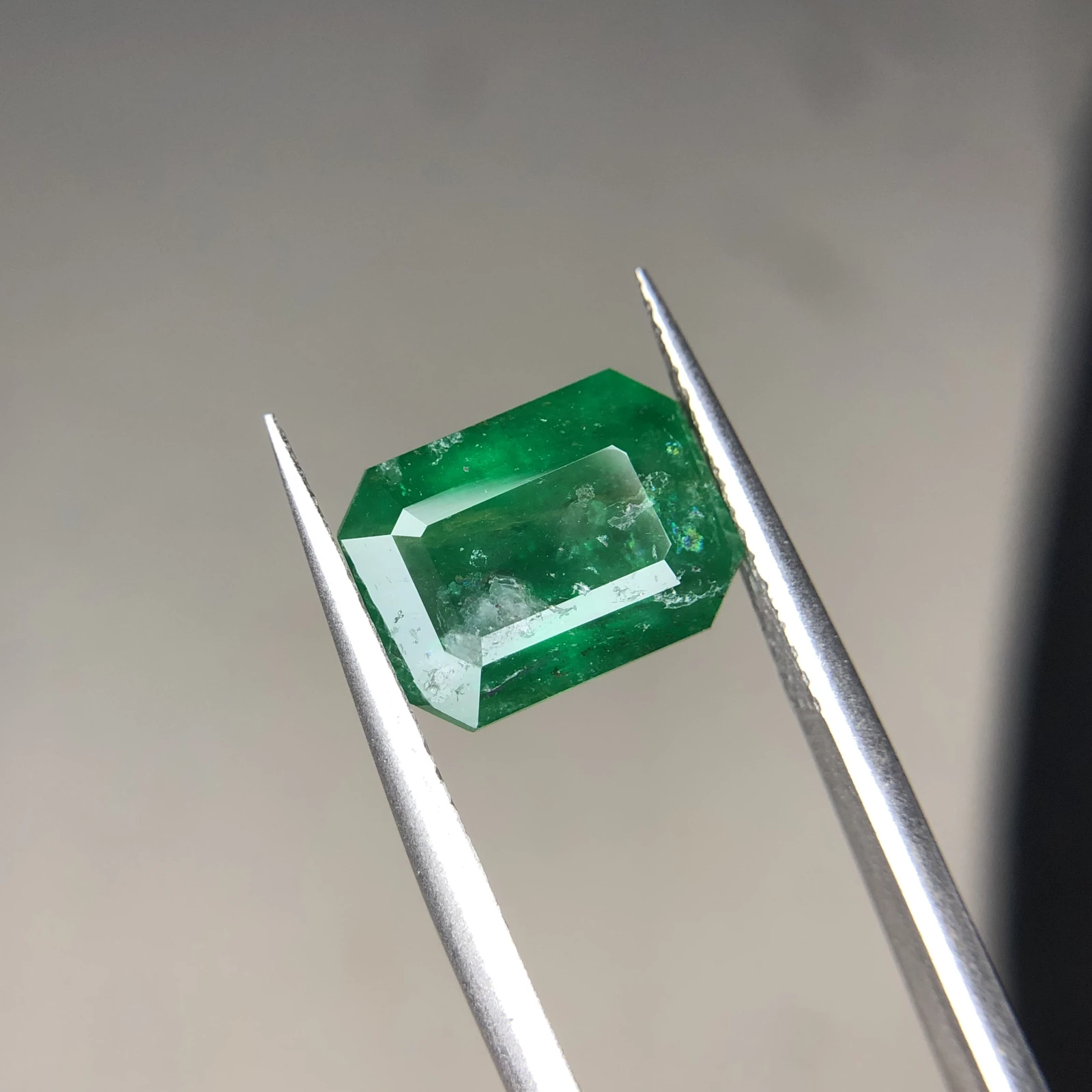 4.55ct Natural Emerald loose gemstone octagon shape — view 3