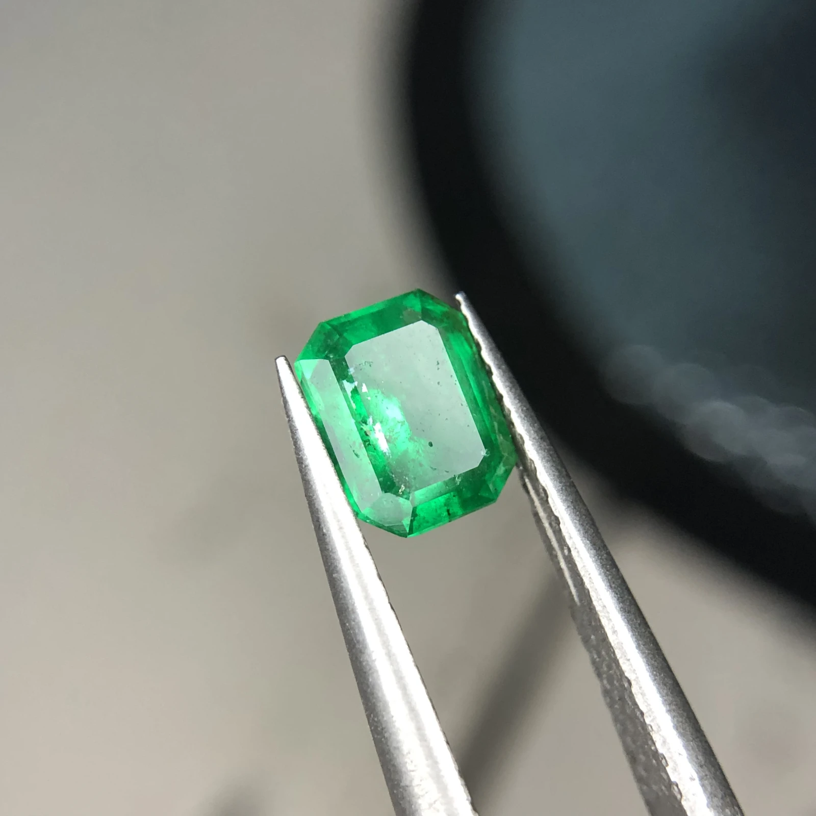 0.80ct Natural Emerald loose gemstone Octagon cut — view 4