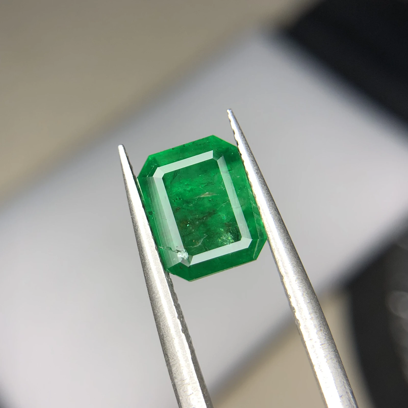2.40 ct. Natural Emerald loose gemstone octagon cut from swat — view 4