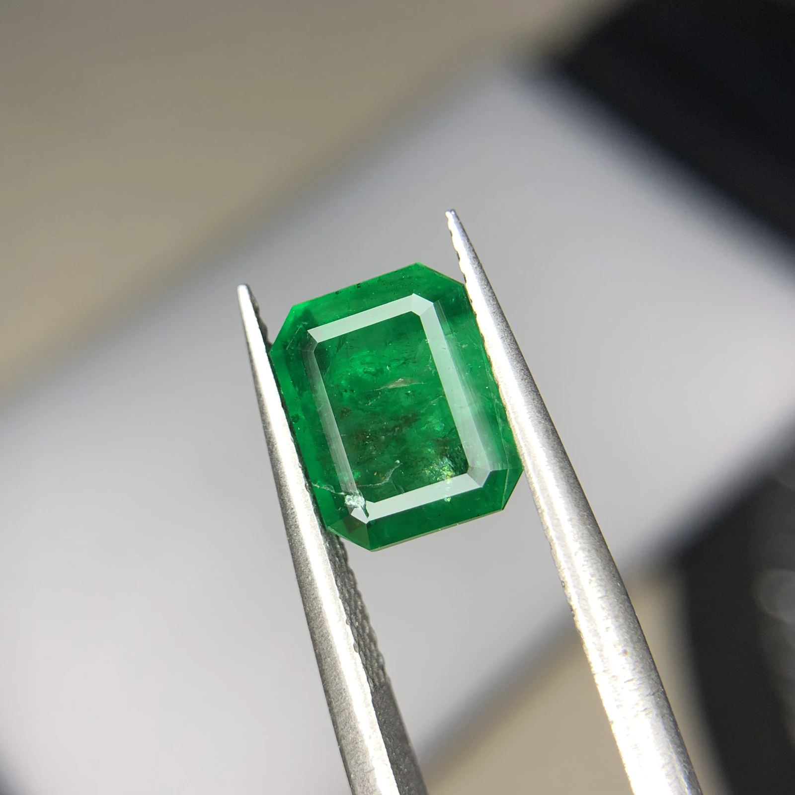 2.40 ct. Natural Emerald loose gemstone octagon cut from swat — view 5
