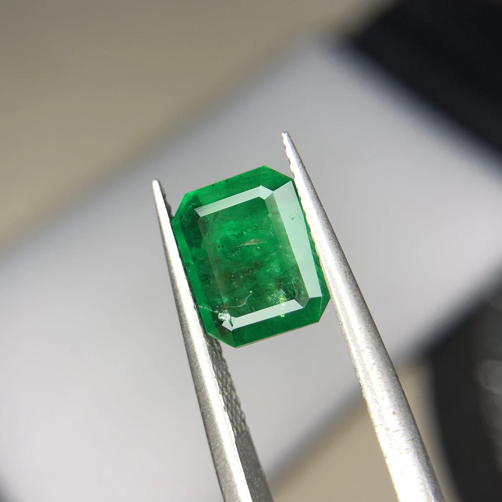 2.40 ct. Natural Emerald loose gemstone octagon cut from swat — view 6