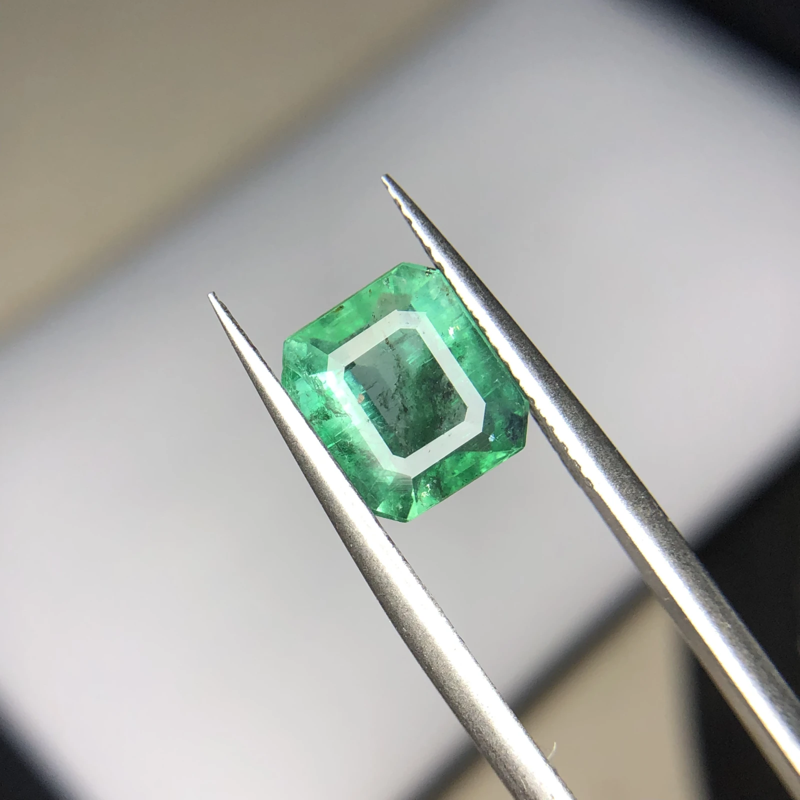 2.25ct Natural Emerald loose gemstone octagon shape from swat Pakistan — view 1