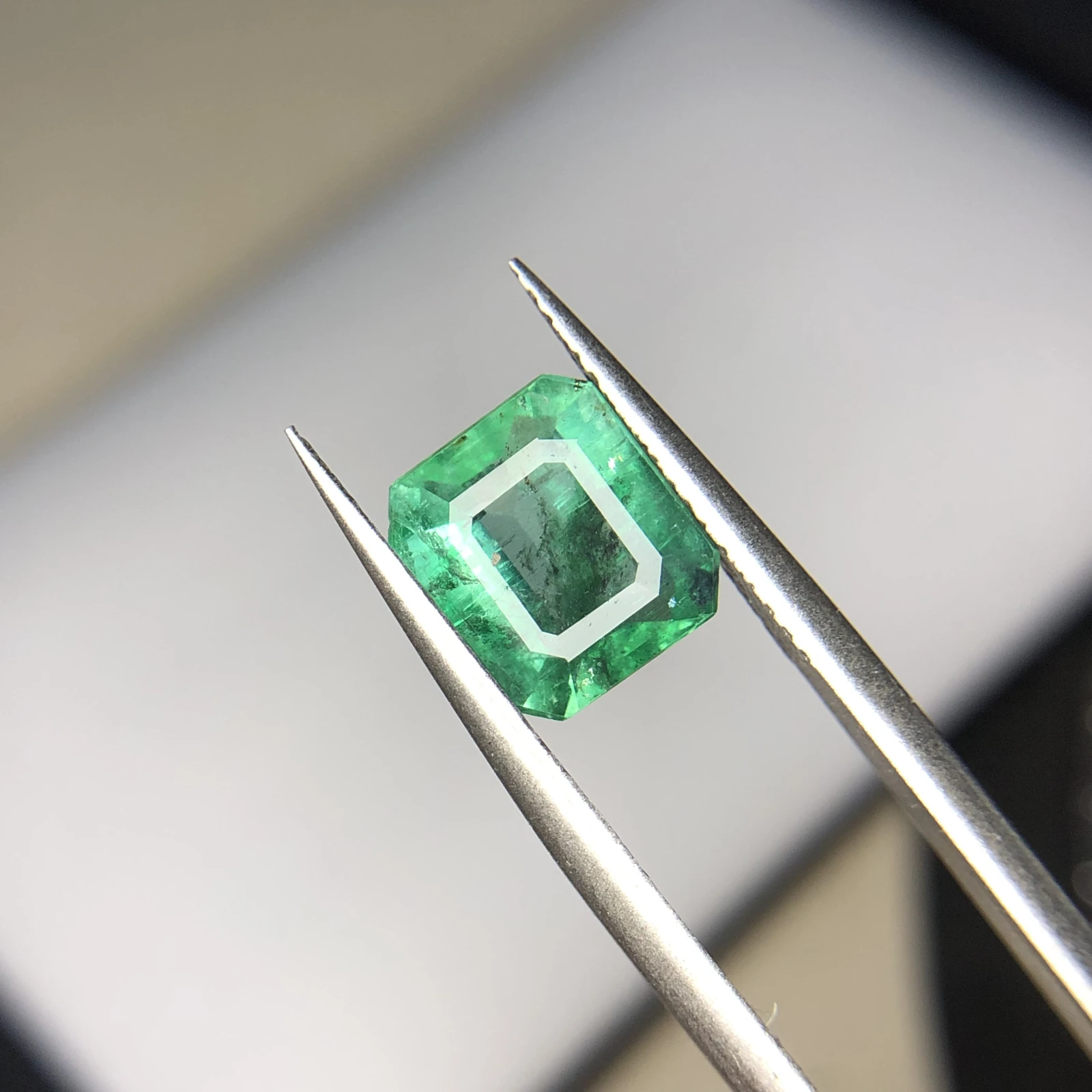 2.25ct Natural Emerald loose gemstone octagon shape from swat Pakistan — view 5