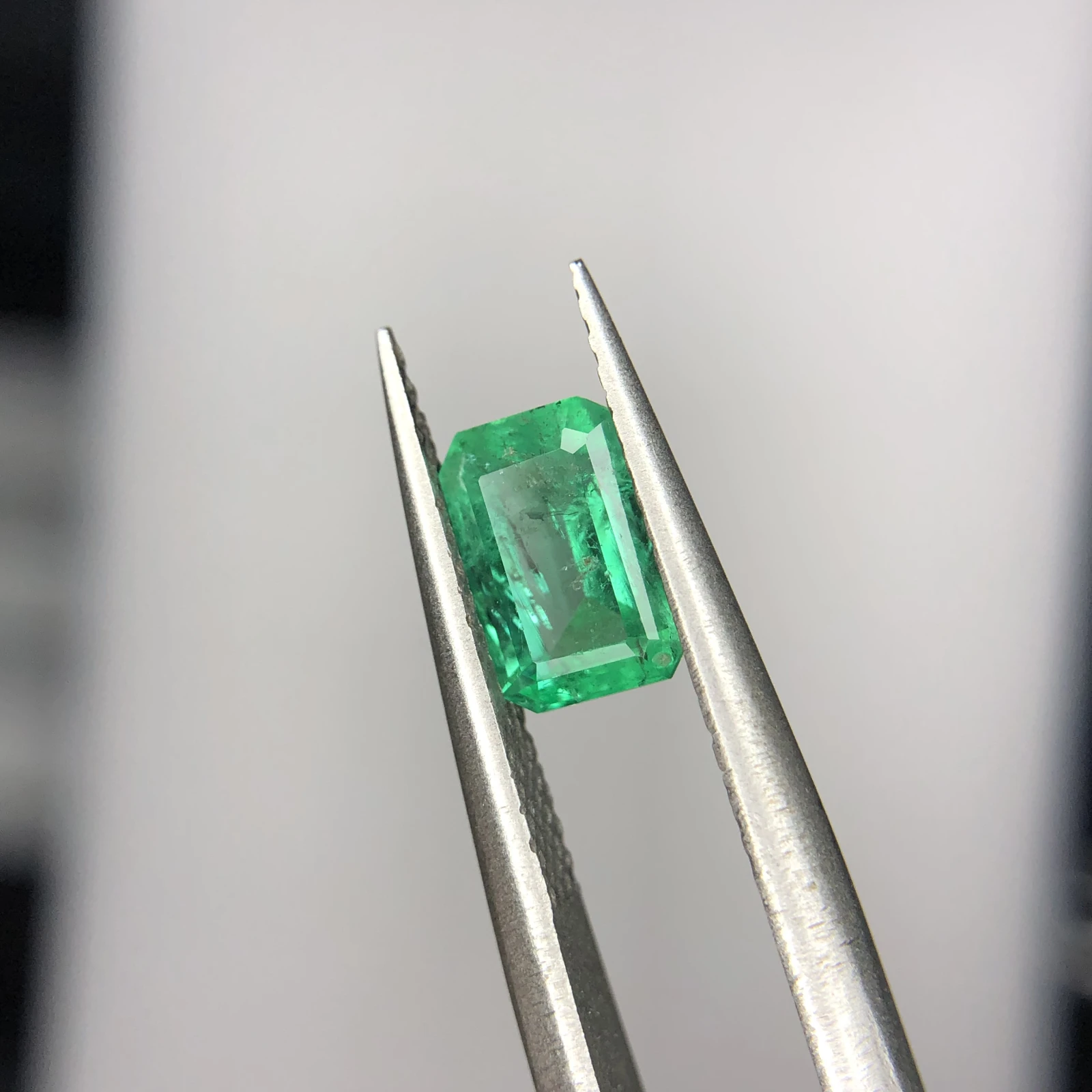 1.05ct Natural Emerald loose gemstone octagon shape from Panjshir — view 7
