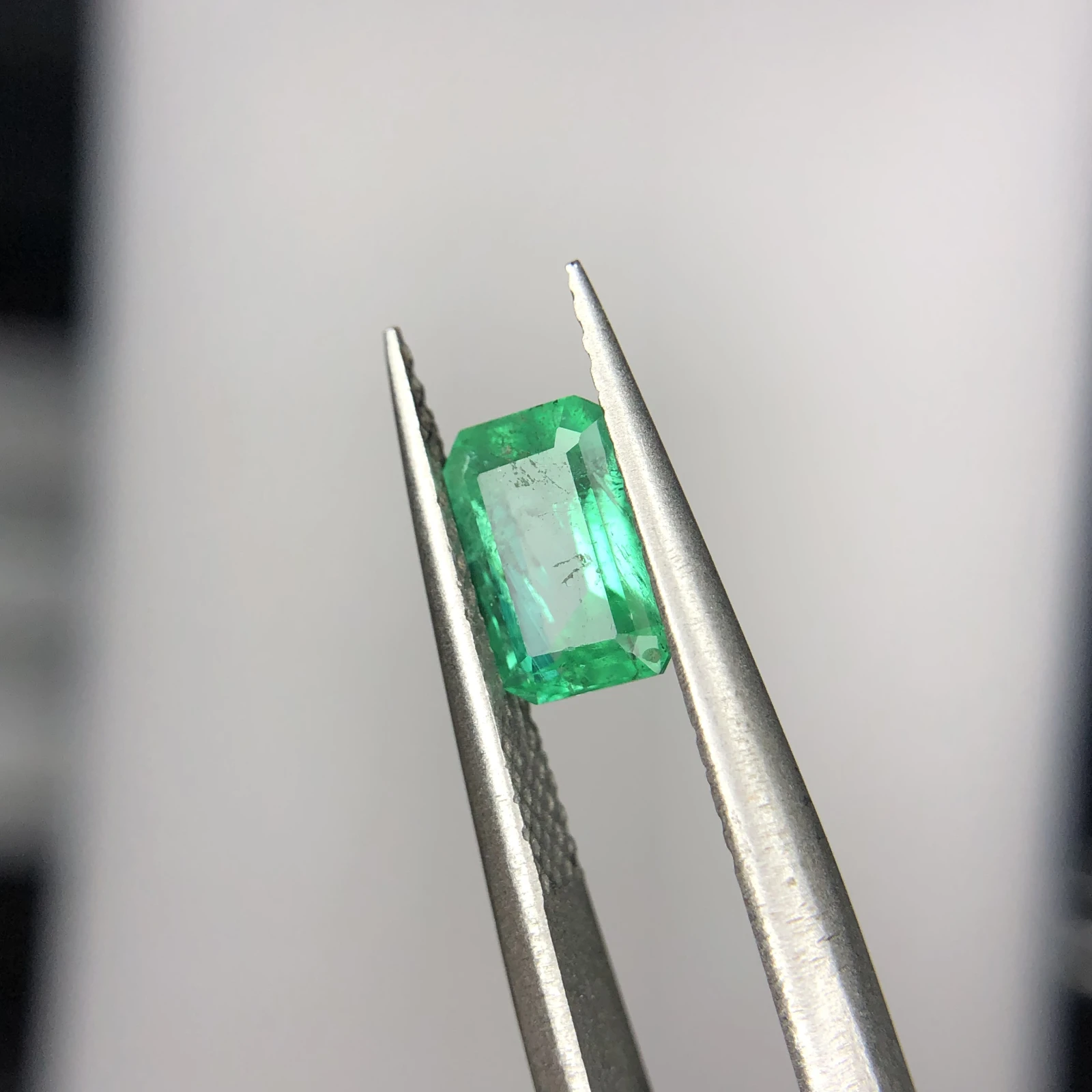 1.05ct Natural Emerald loose gemstone octagon shape from Panjshir — view 8