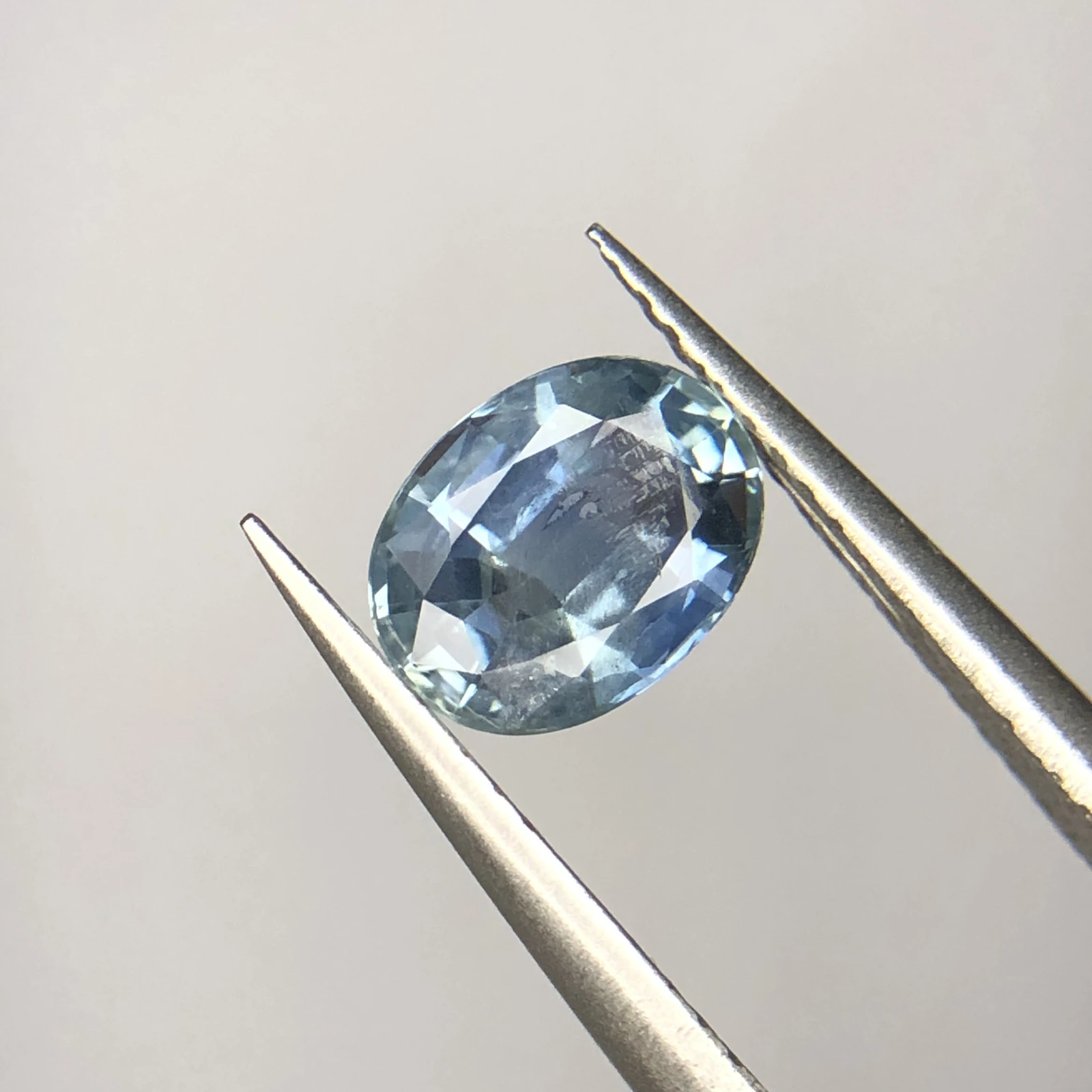 1.60 ct. Natural Sapphire loose gemstone oval shape — view 2