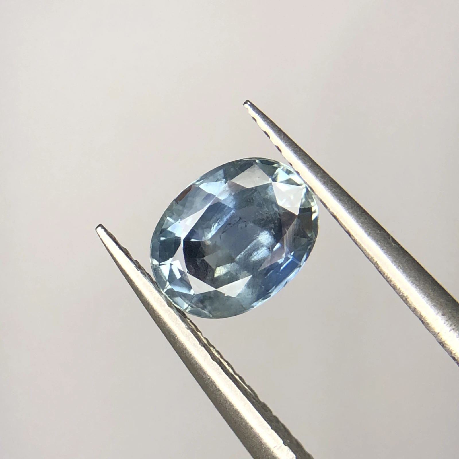 1.60 ct. Natural Sapphire loose gemstone oval shape — view 5