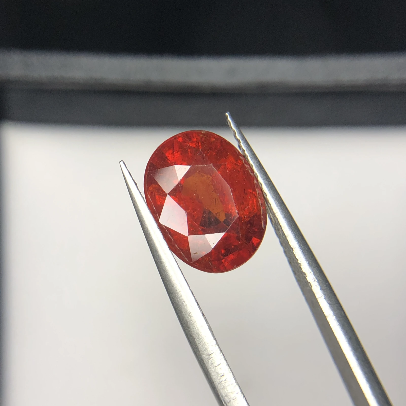 5.50 ct Natural Spessatine garnet loose gemstone oval shape — view 3