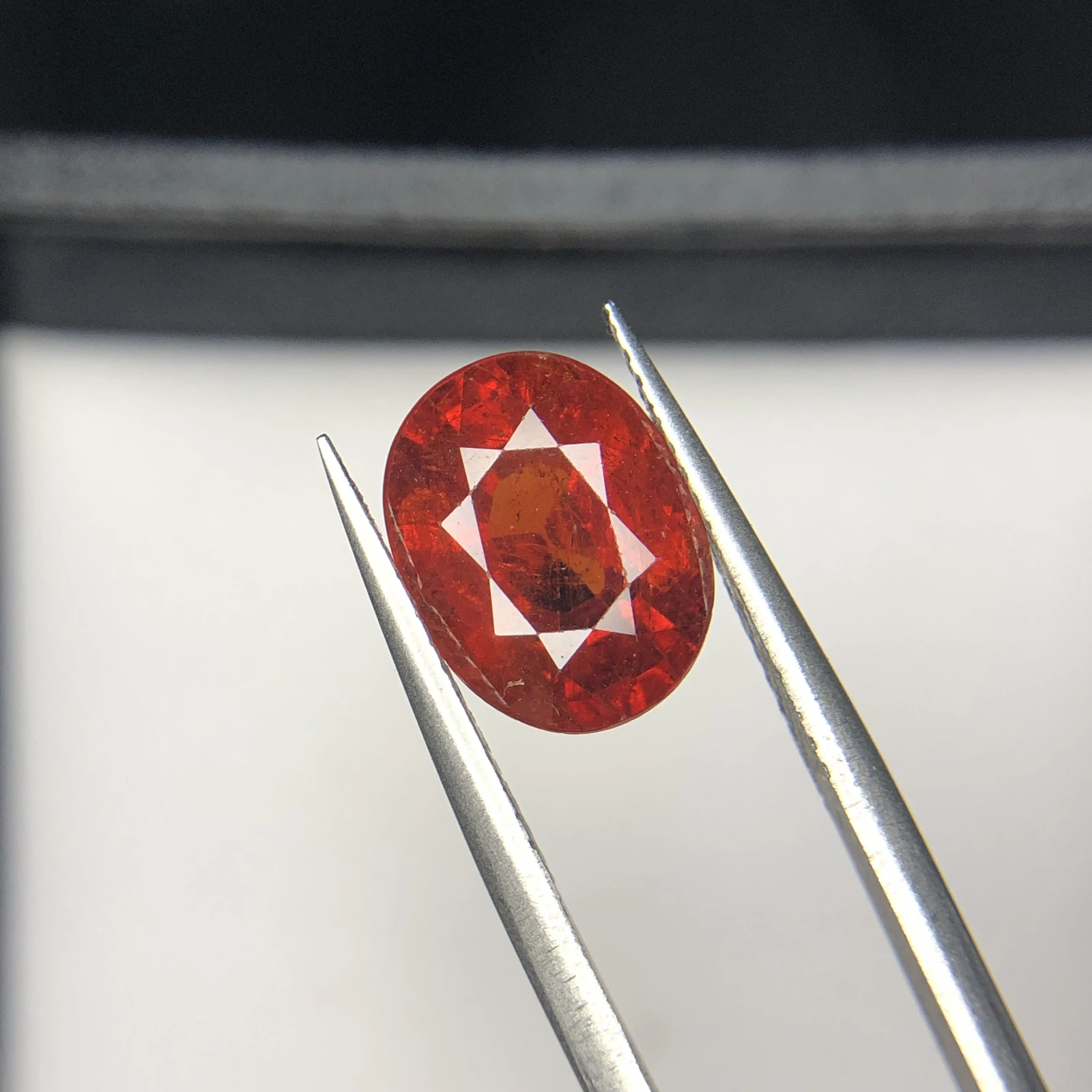 5.50 ct Natural Spessatine garnet loose gemstone oval shape — view 4