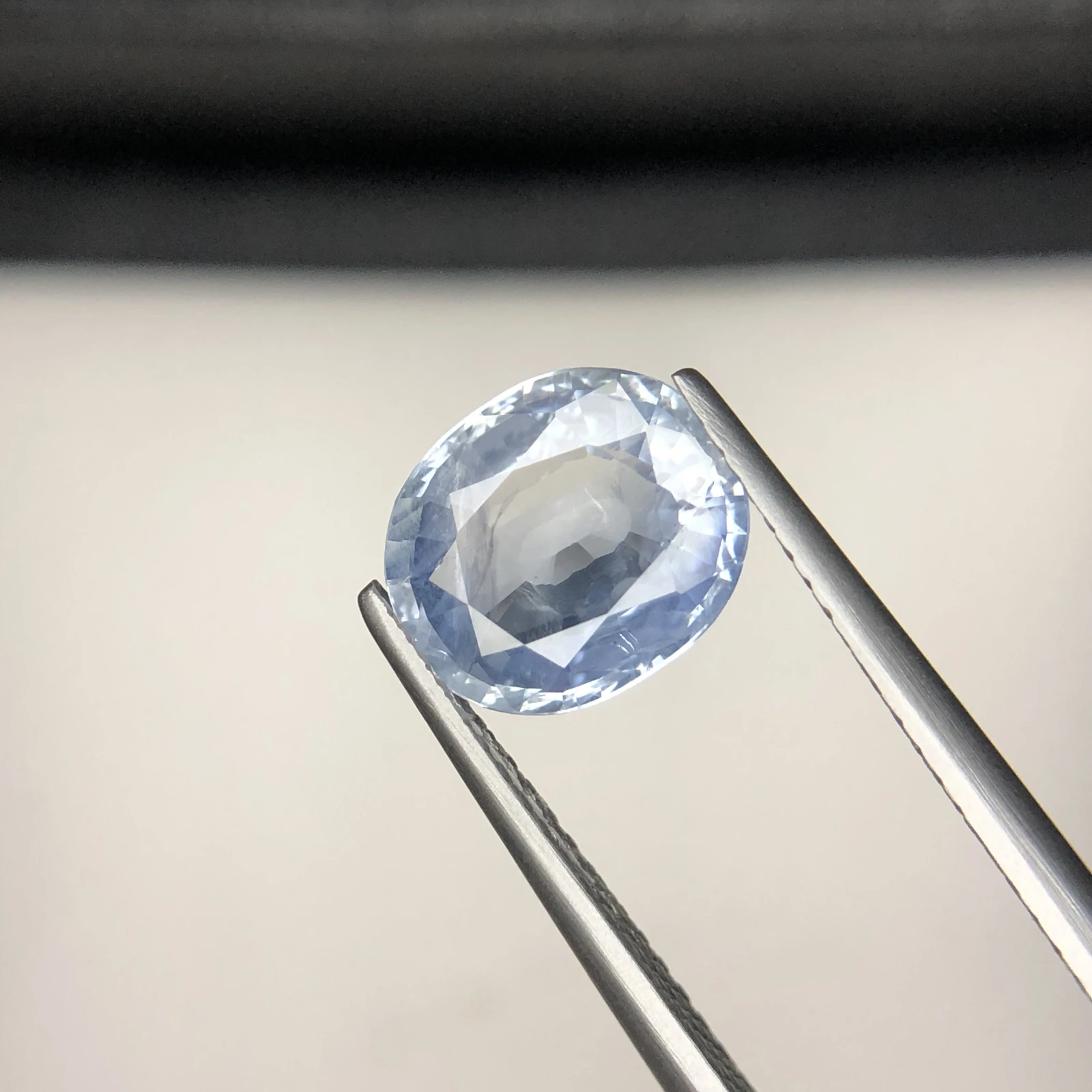 GGI Certified 2.73 CT Natural Light Blue Sapphire Oval Shape Loose Gemstone from Sri Lanka — view 5