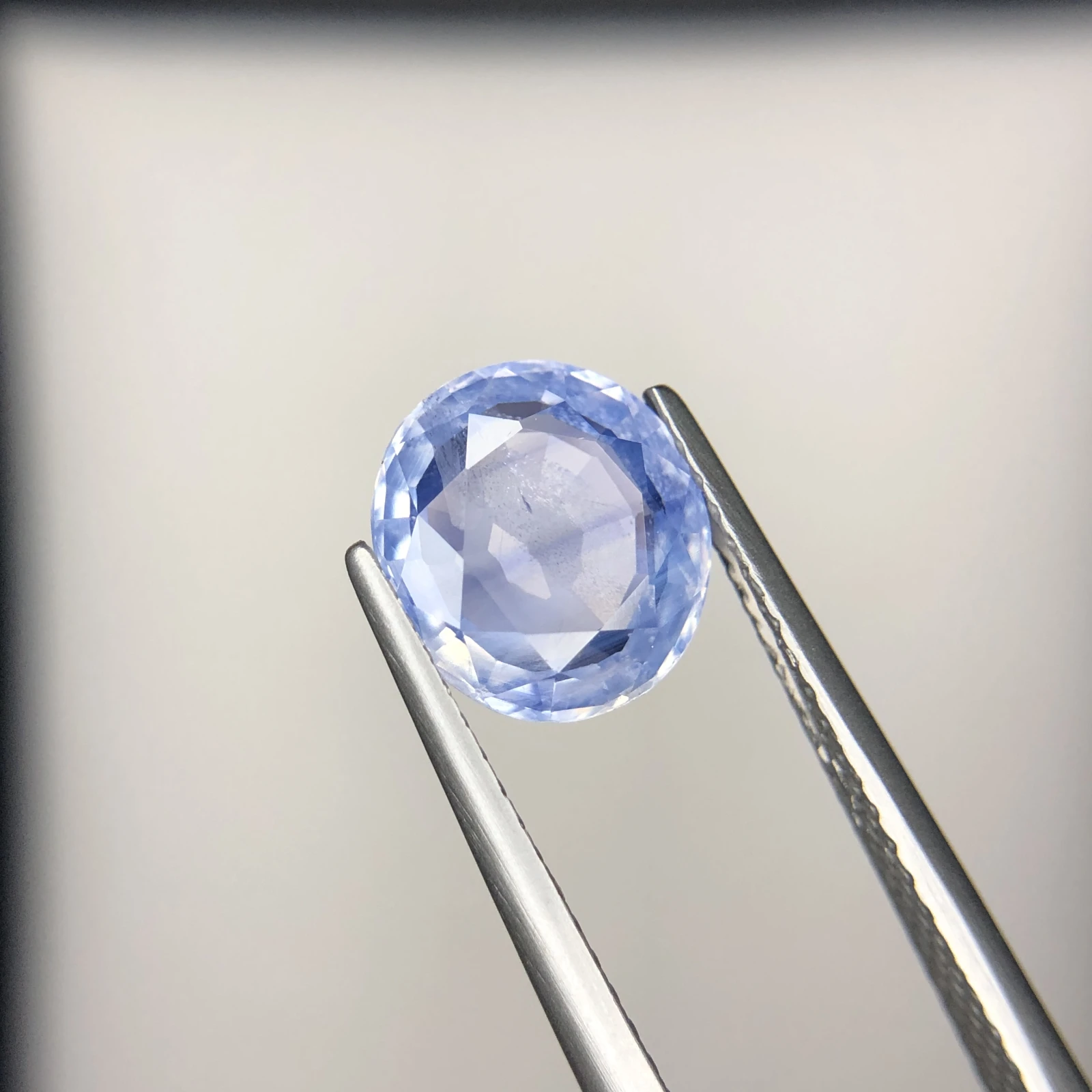 GGI Certified 2.32 CT Natural Untreated Blue Sapphire Oval Shape Loose Gemstone from Sri Lanka — view 3