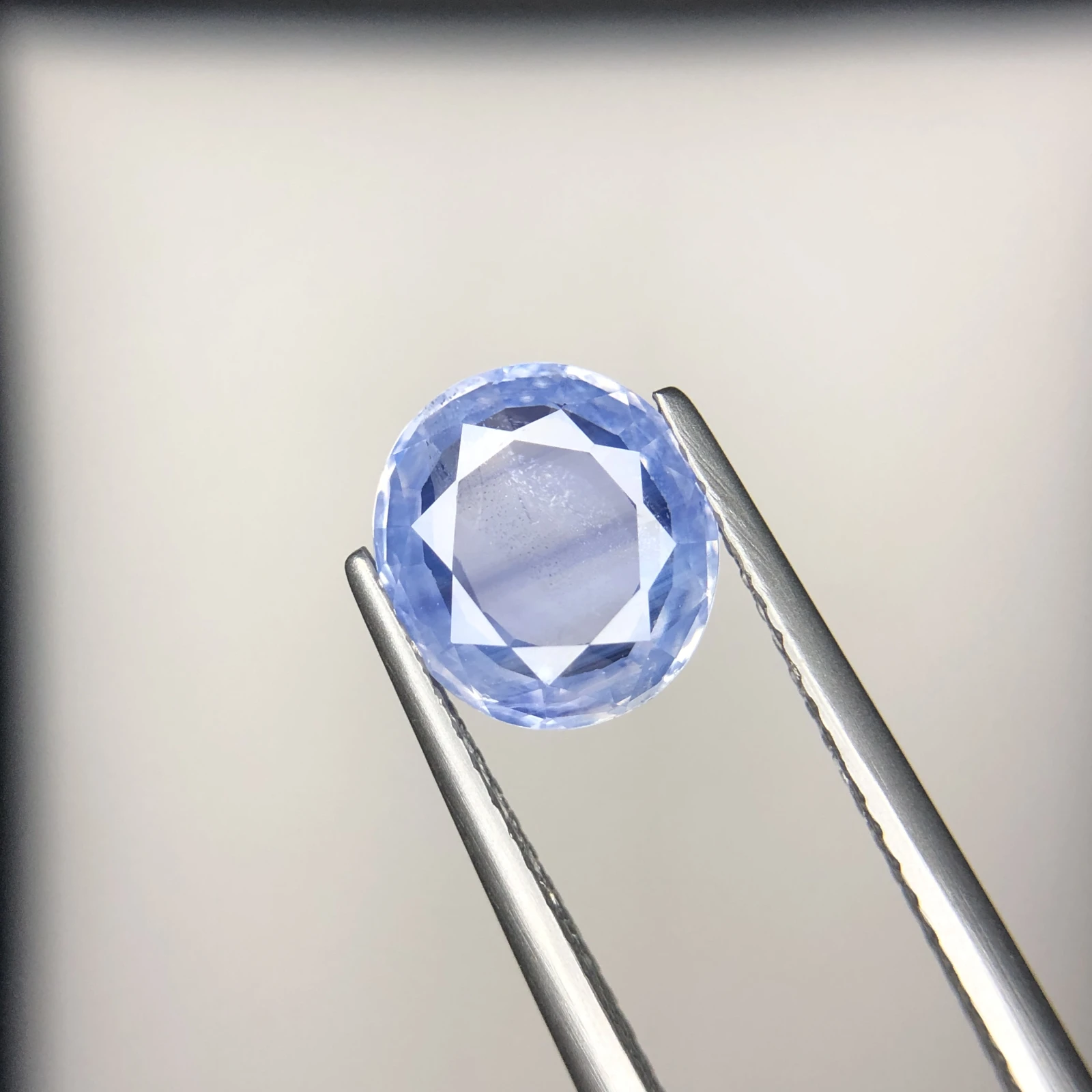 GGI Certified 2.32 CT Natural Untreated Blue Sapphire Oval Shape Loose Gemstone from Sri Lanka — view 4