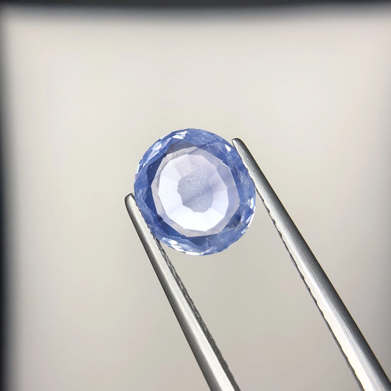 GGI Certified 2.32 CT Natural Untreated Blue Sapphire Oval Shape Loose Gemstone from Sri Lanka — view 7