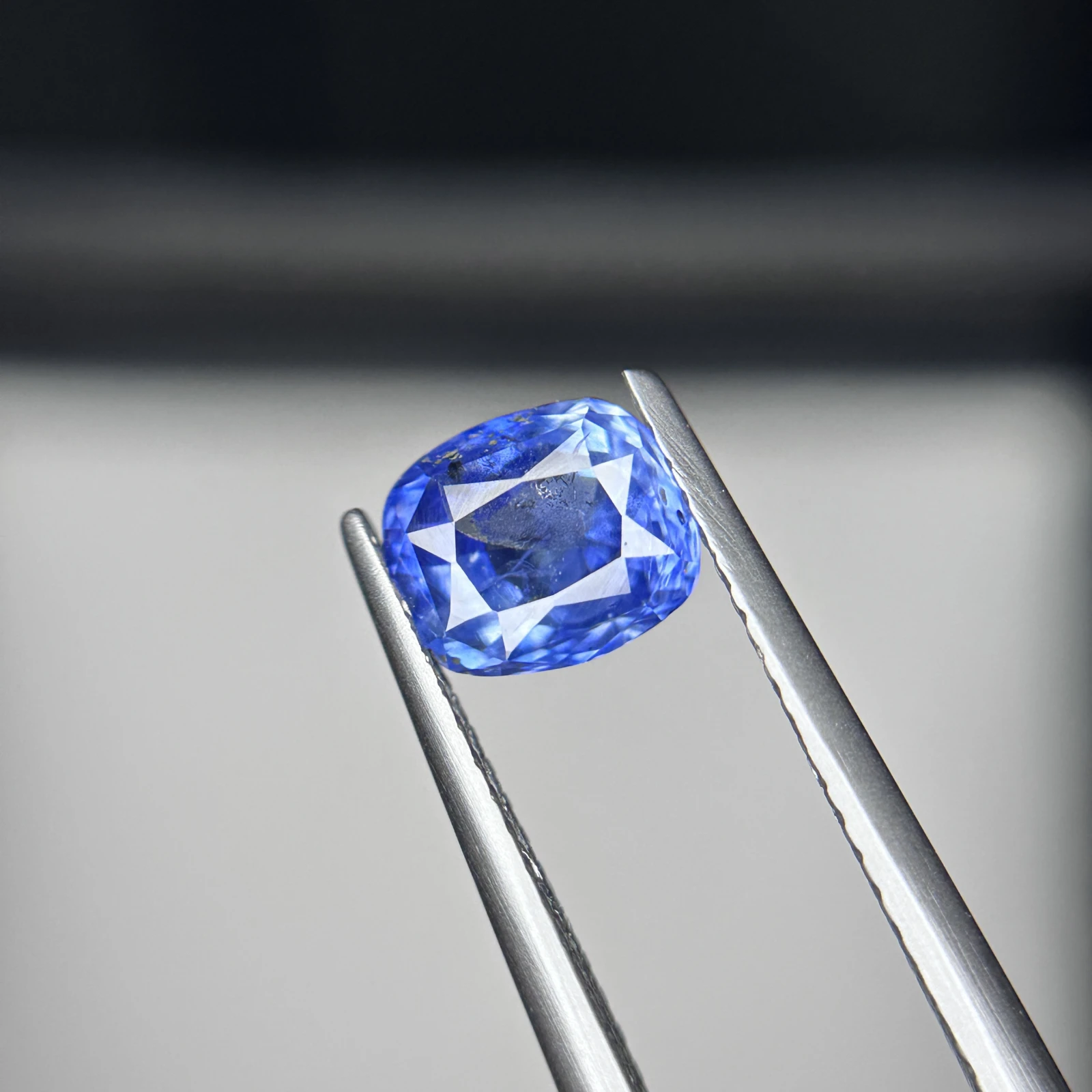 GGI Certified 1.77 CT Natural Blue Sapphire Cushion Shape Loose Gemstone from Sri Lanka — view 1
