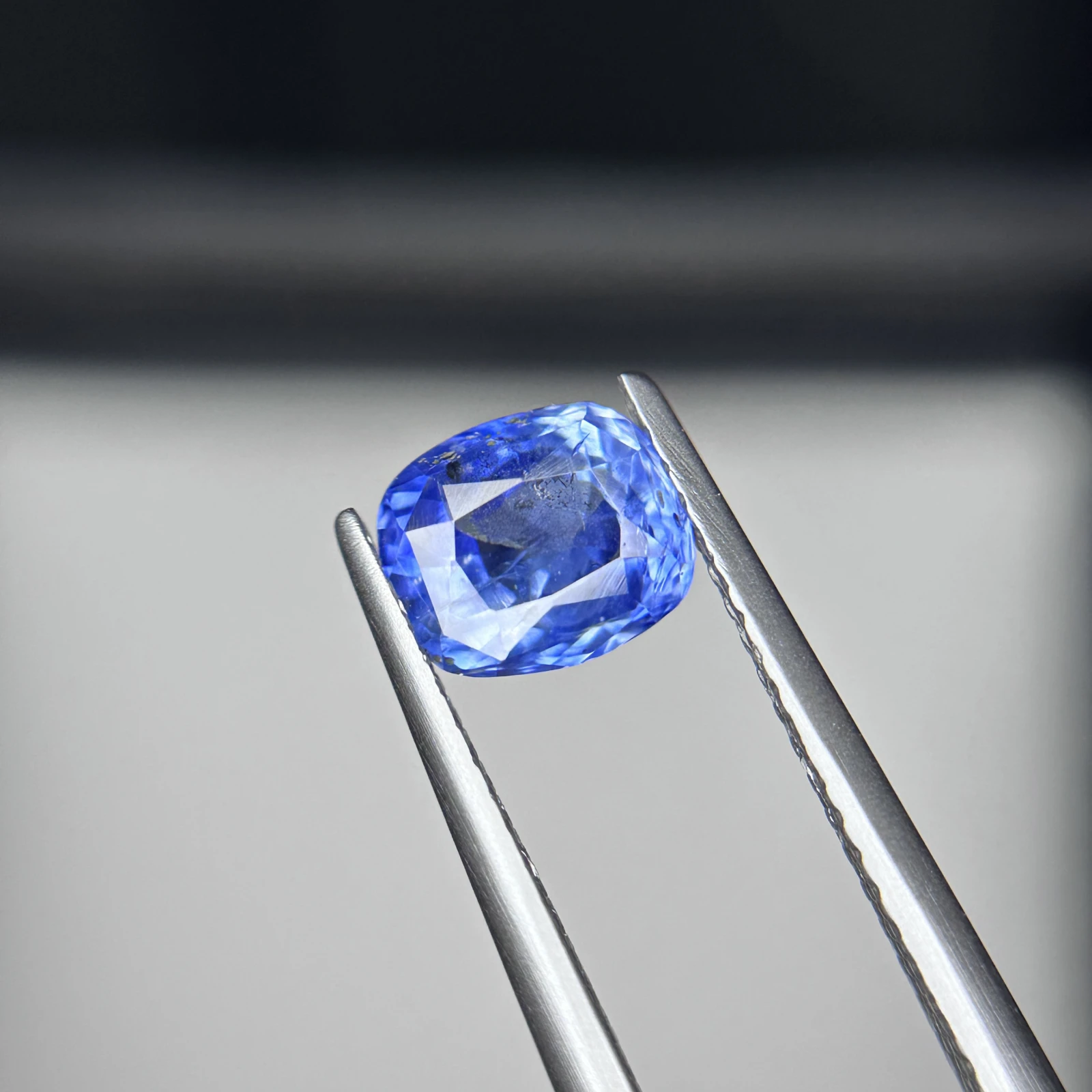 GGI Certified 1.77 CT Natural Blue Sapphire Cushion Shape Loose Gemstone from Sri Lanka — view 2