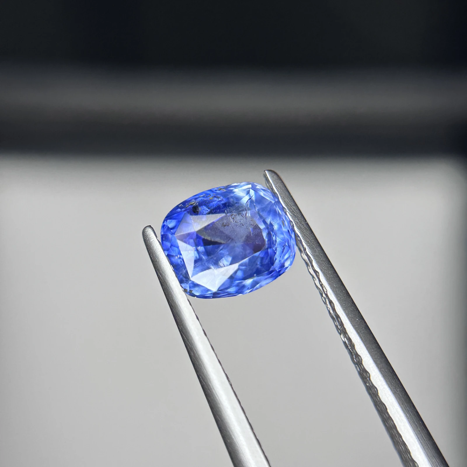 GGI Certified 1.77 CT Natural Blue Sapphire Cushion Shape Loose Gemstone from Sri Lanka — view 3