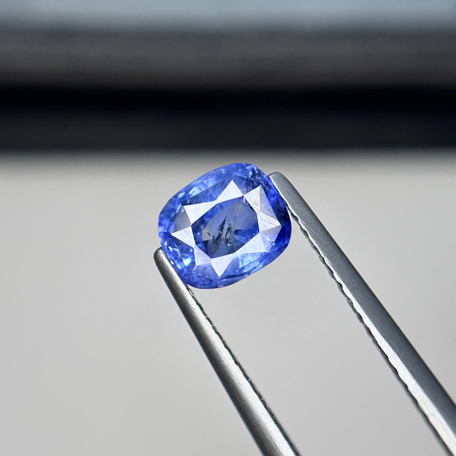GGI Certified 1.08 CT Natural Blue Sapphire Cushion Shape Loose Gemstone from Sri Lanka — view 1