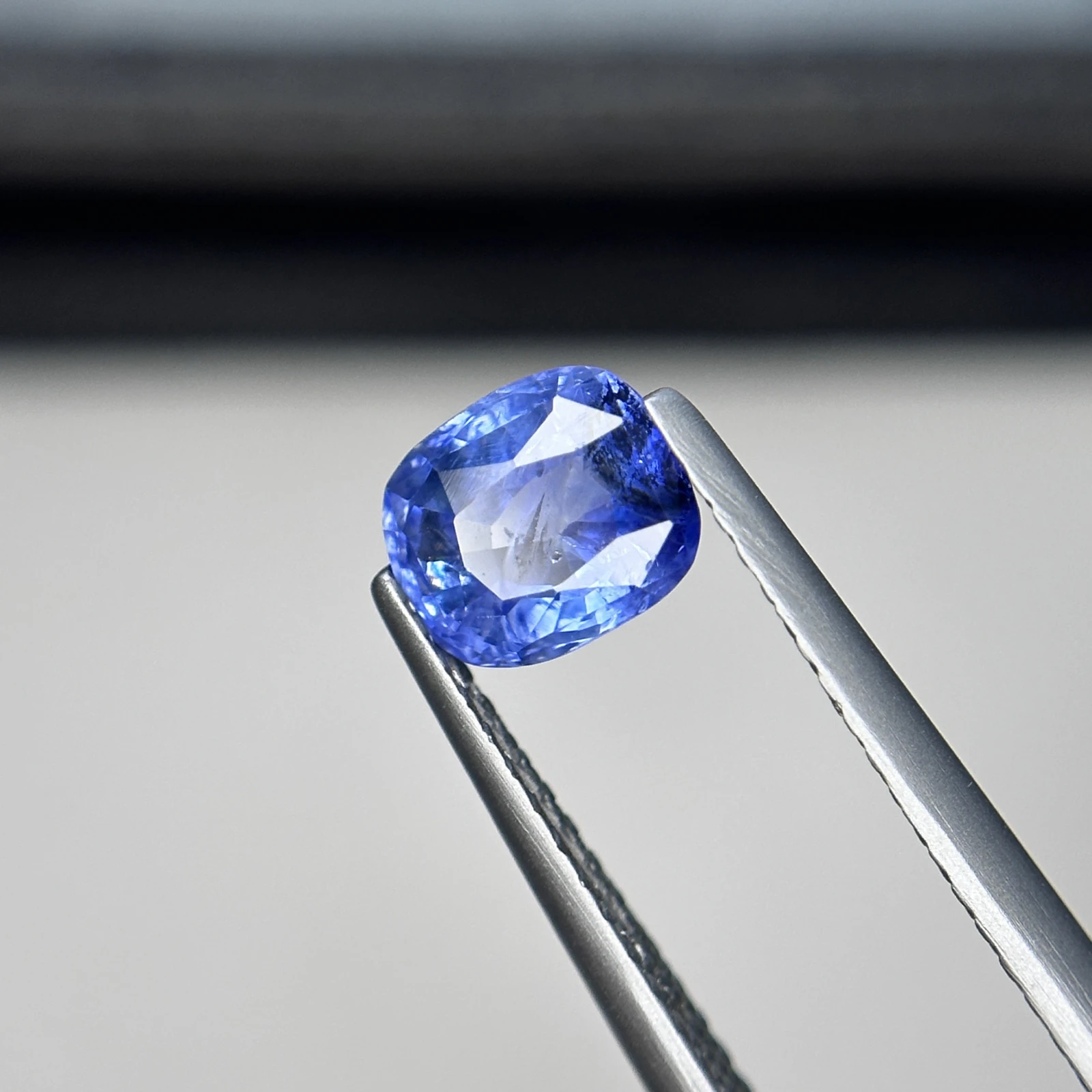 GGI Certified 1.08 CT Natural Blue Sapphire Cushion Shape Loose Gemstone from Sri Lanka — view 6