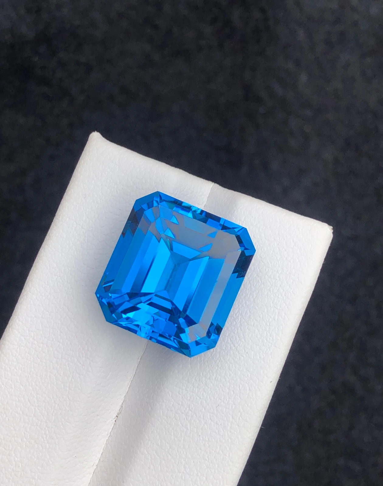 Electric Blue Topaz — view 3