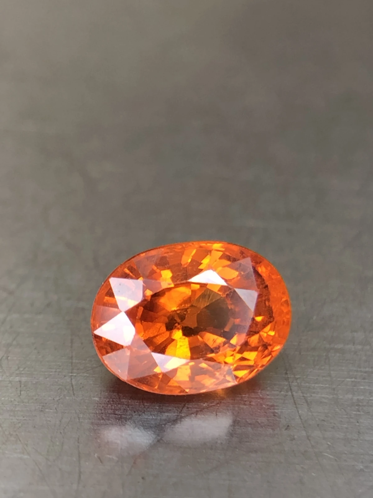 Mandarin Garnet 2.2 ct from Tanzania — view 2