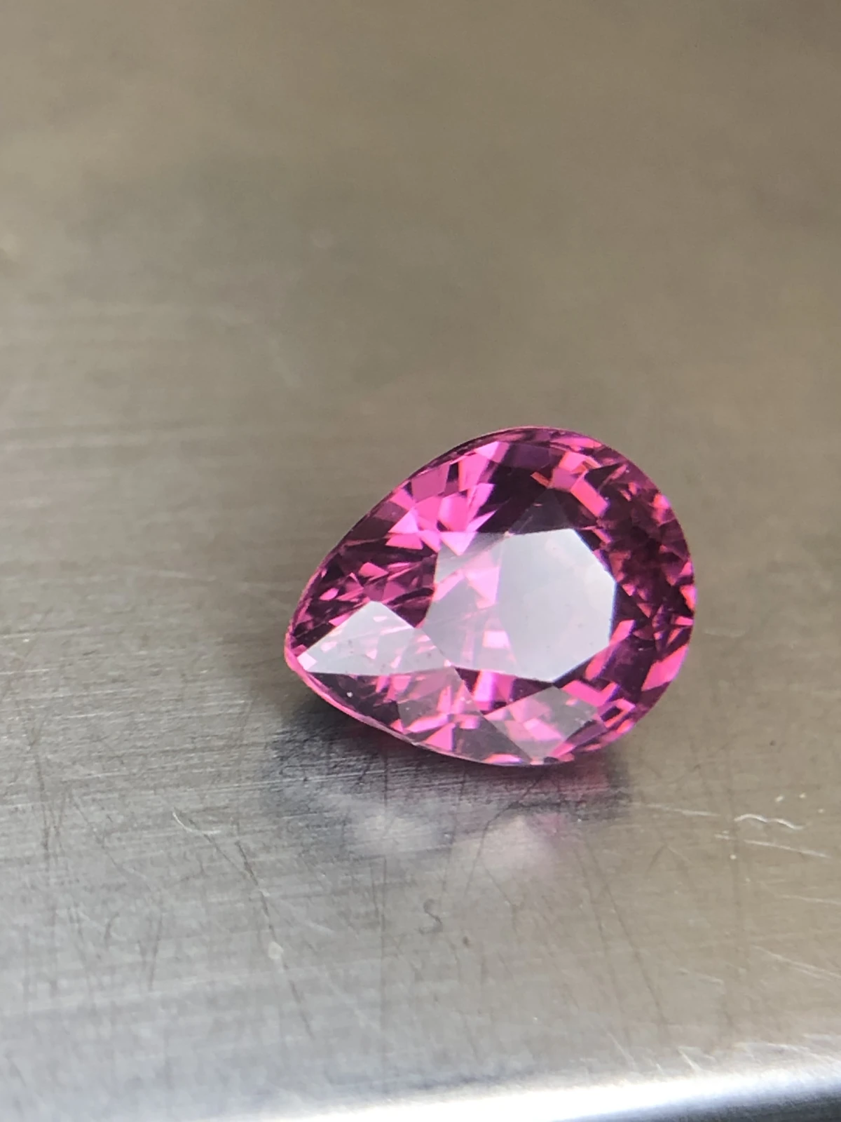 Malaya Garnet 1.8 carats in Pear Shape from Madagascar — view 6