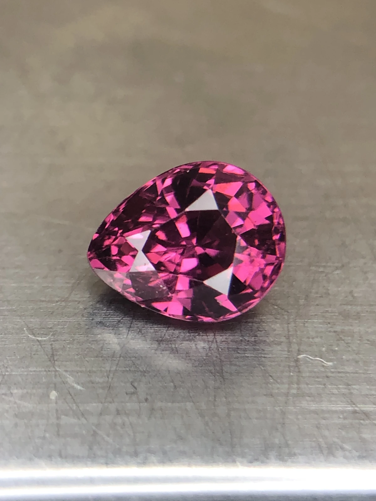 Malaya Garnet 1.8 carats in Pear Shape from Madagascar — view 7