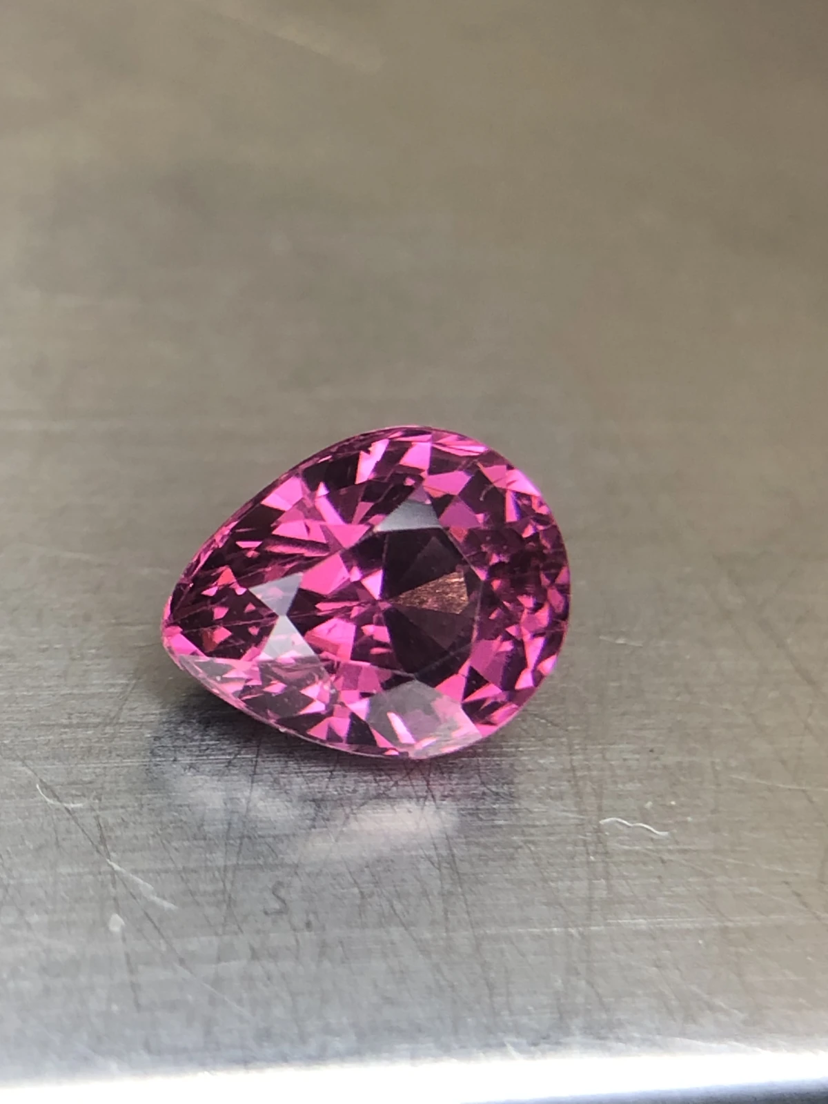Malaya Garnet 1.8 carats in Pear Shape from Madagascar — view 1