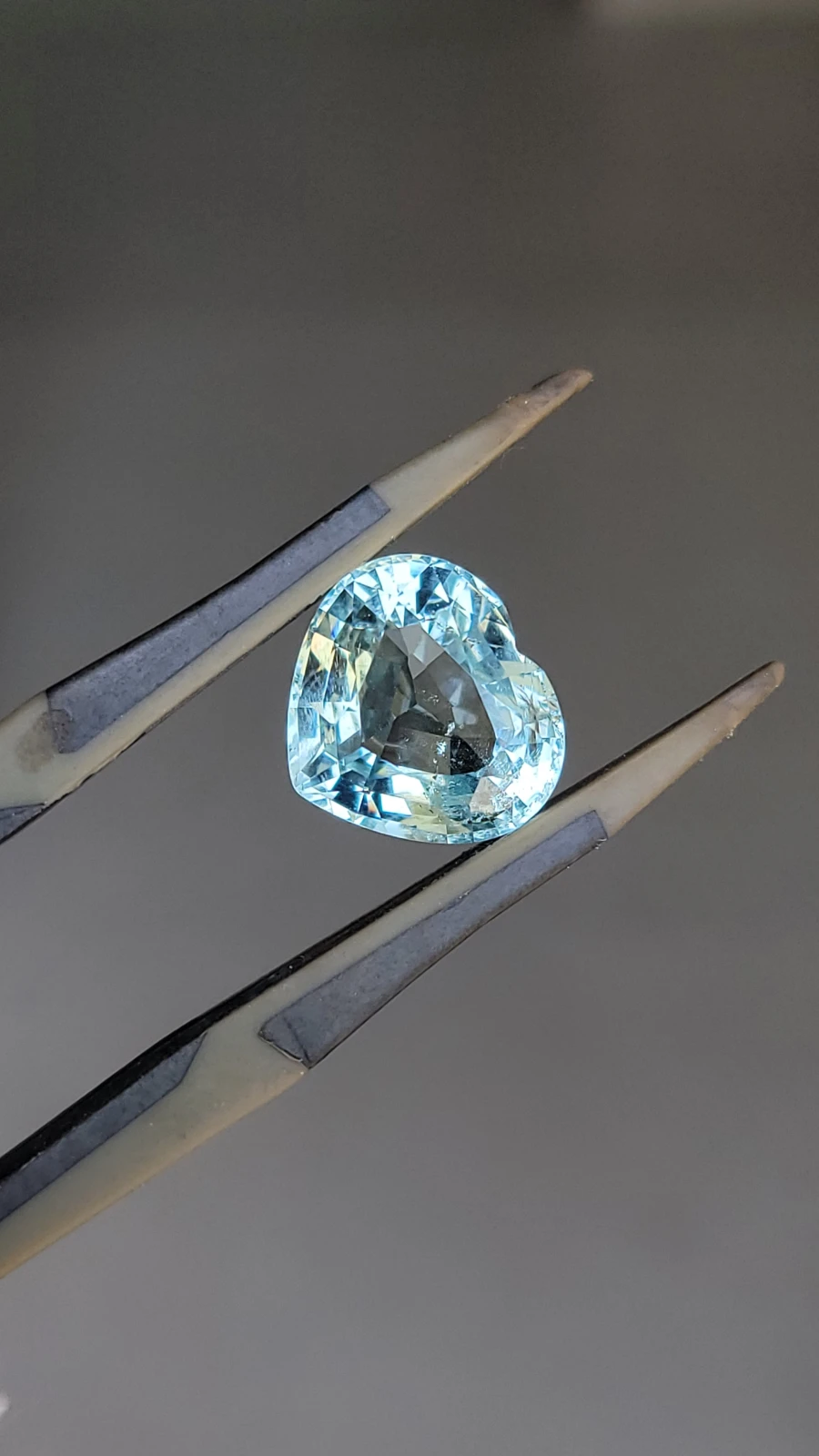 6.75ct. Natural Heart Shape Aquamarine Gemstone from Pakistan — view 1